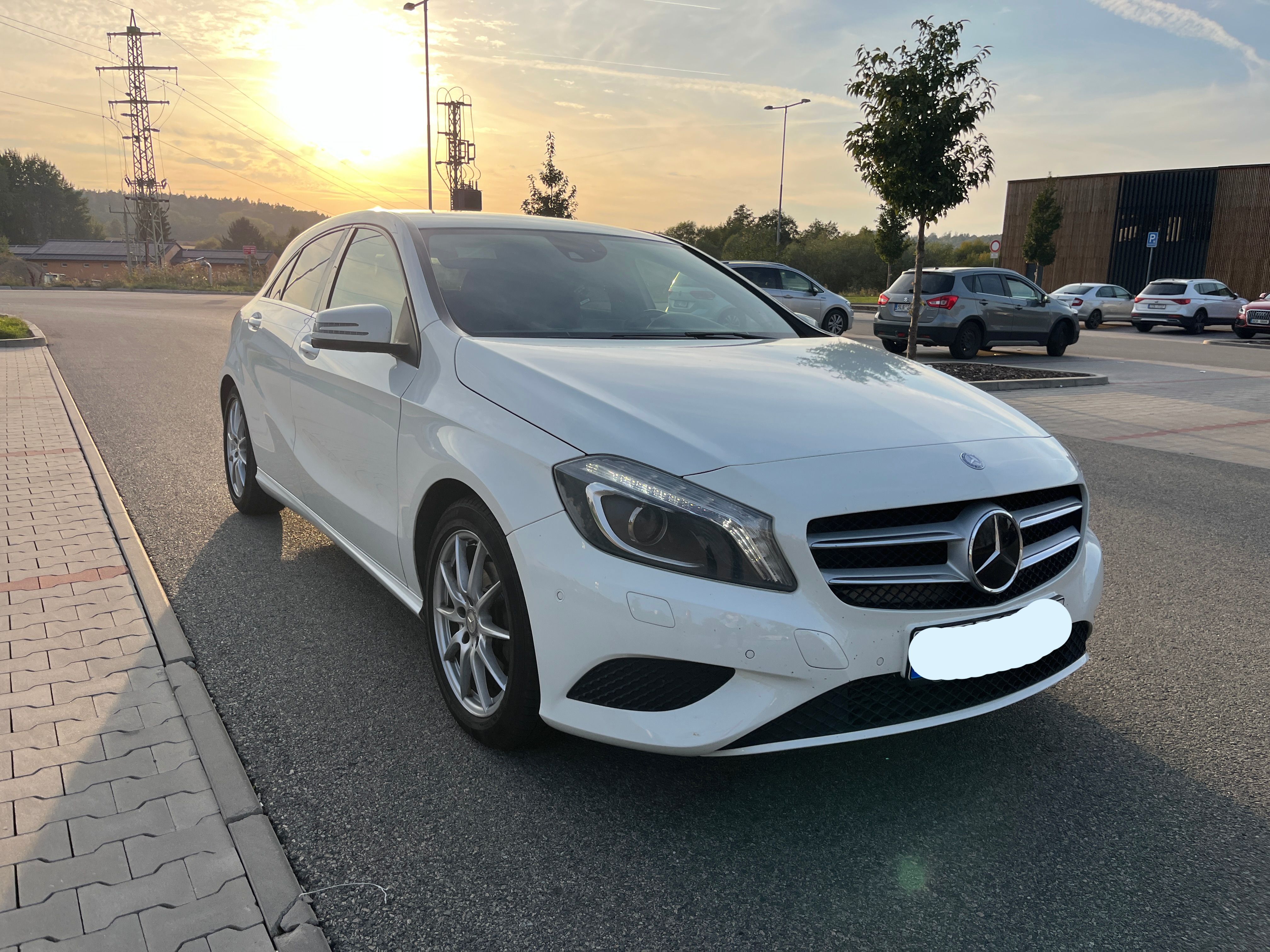 Mercedes-Benz Třídy A, A200 (AMG-Line upgrade) - fotka 3