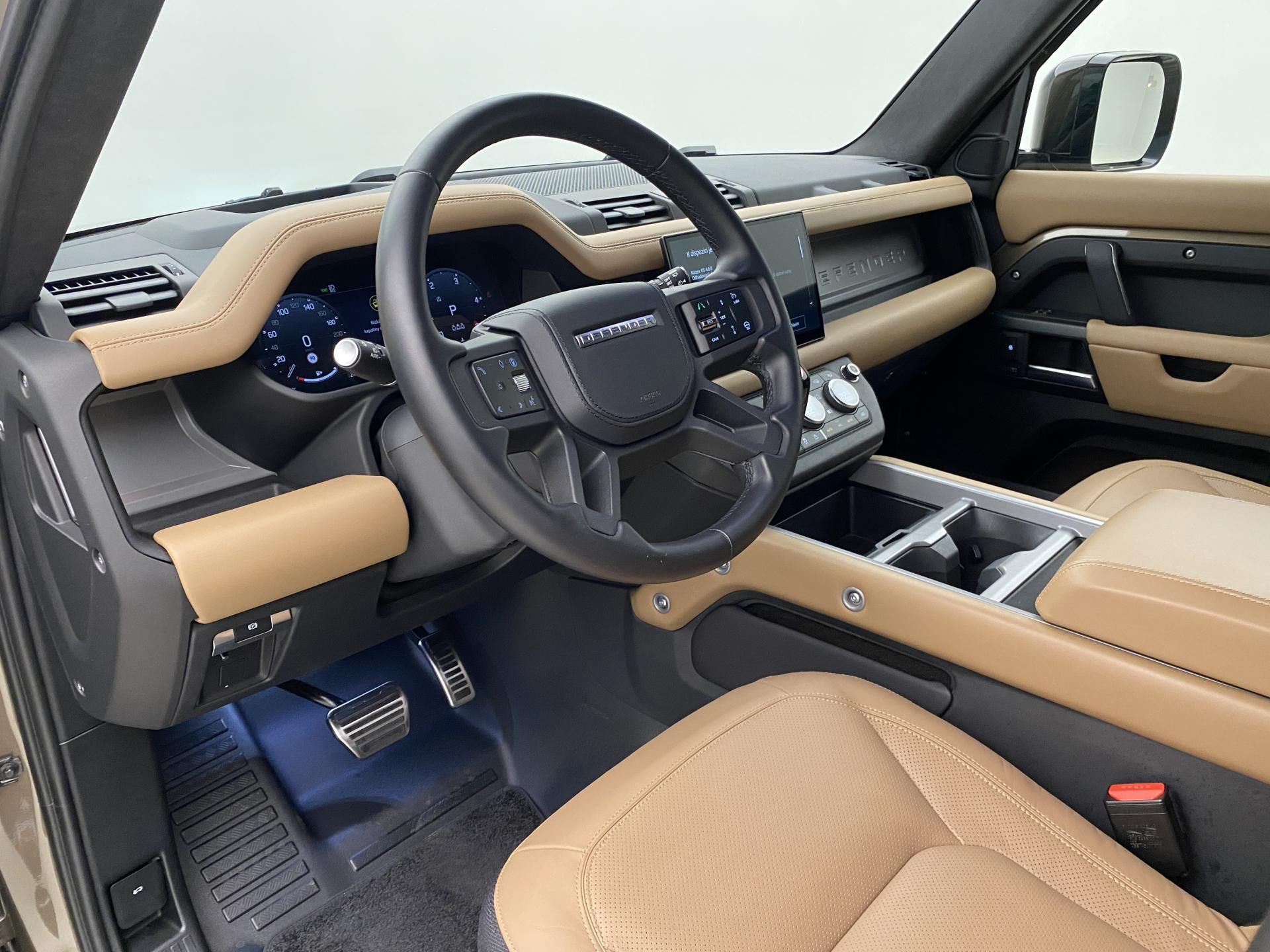 Land Rover Defender, 110 D300 X-DYNAMIC AWD AUT CZ - fotka 4