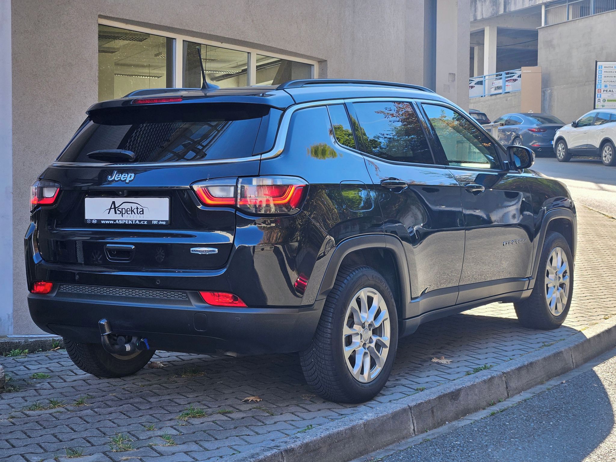 Jeep Compass, 1,3 T 96kW,Longitude,1.maj.,ČR - fotka 5