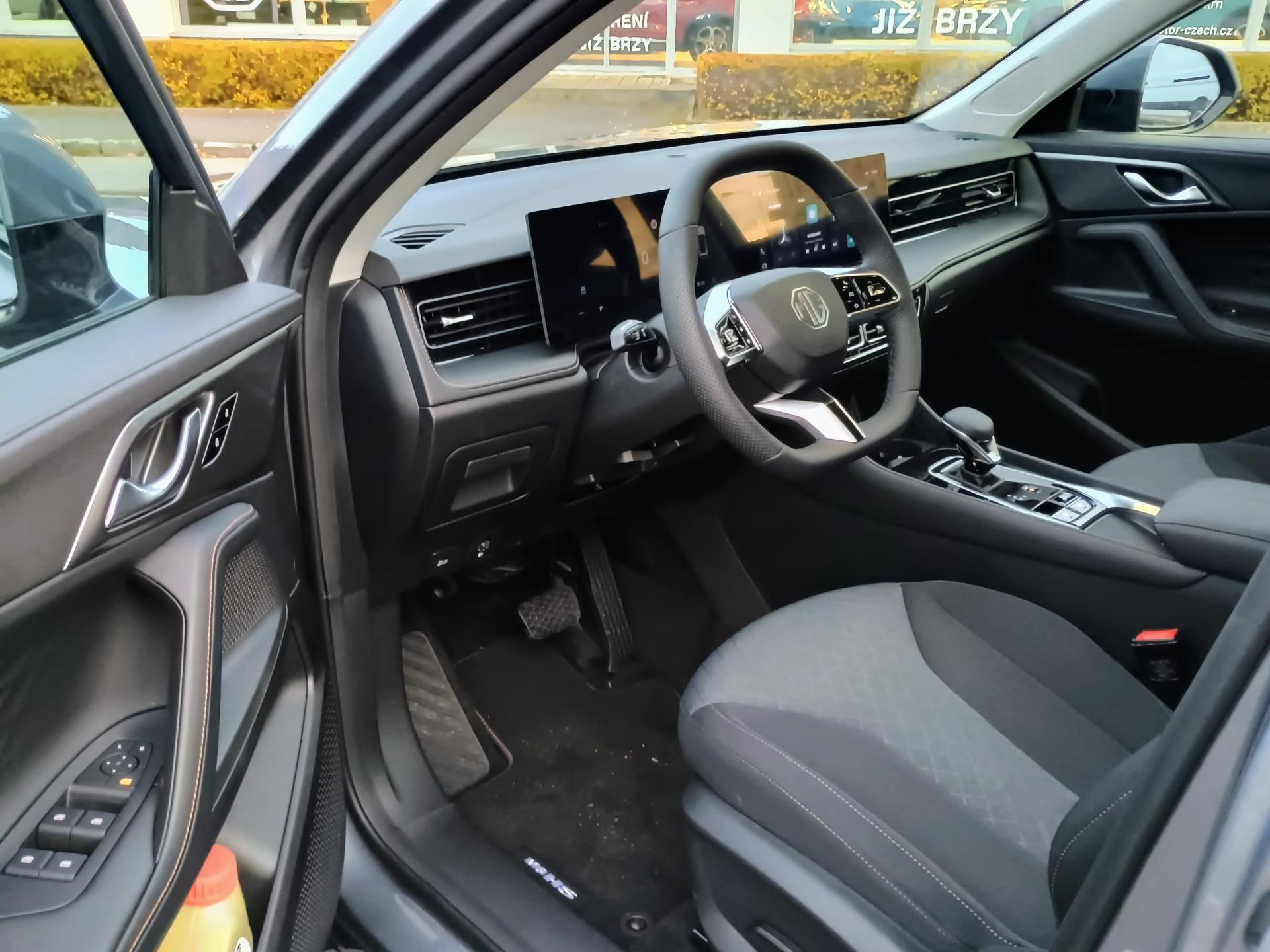 MG HS, EMOTION PHEV 200kW 4×2 3AT - fotka 4