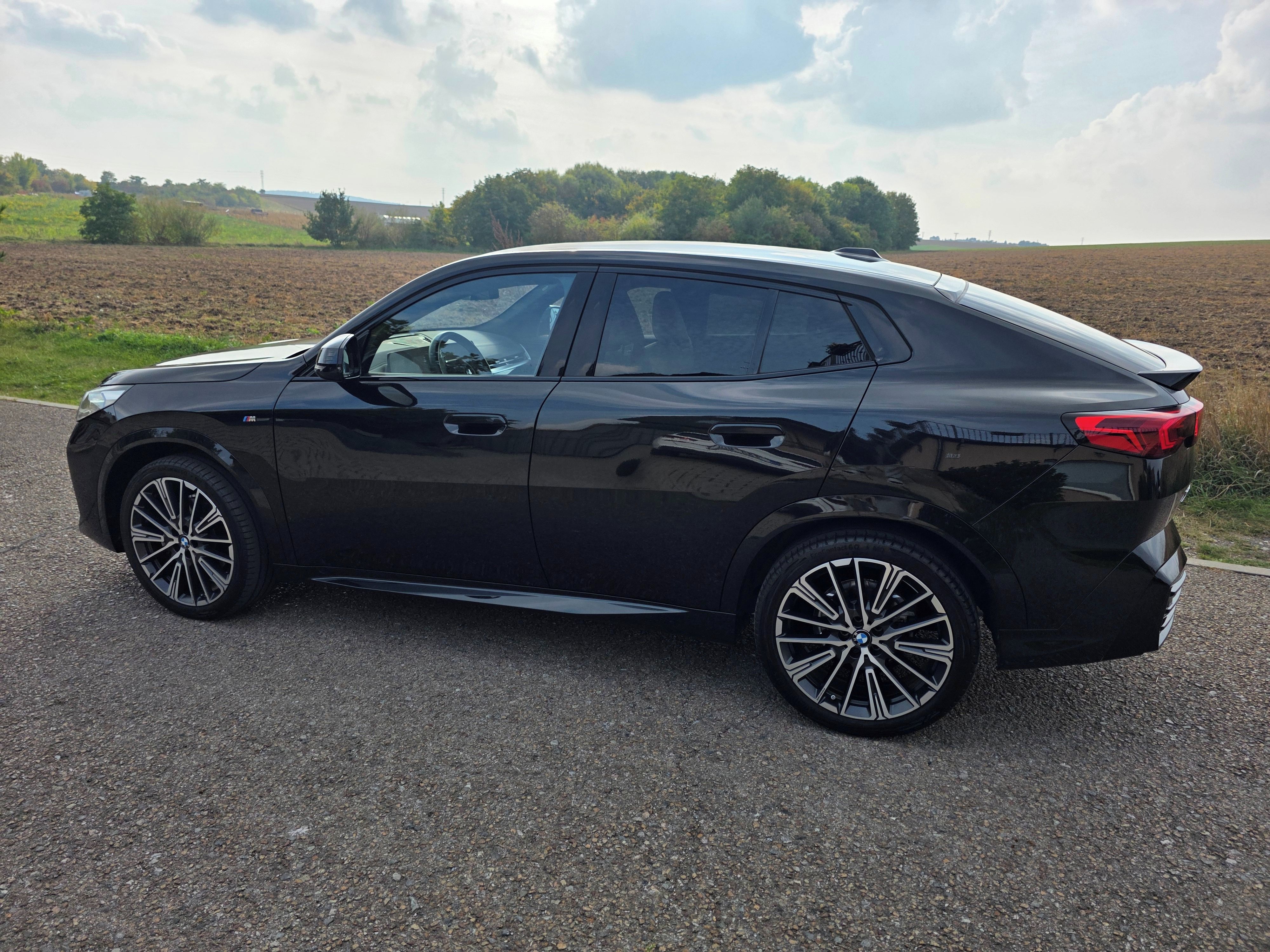 BMW X2, sDrive20i MPACKET - fotka 3