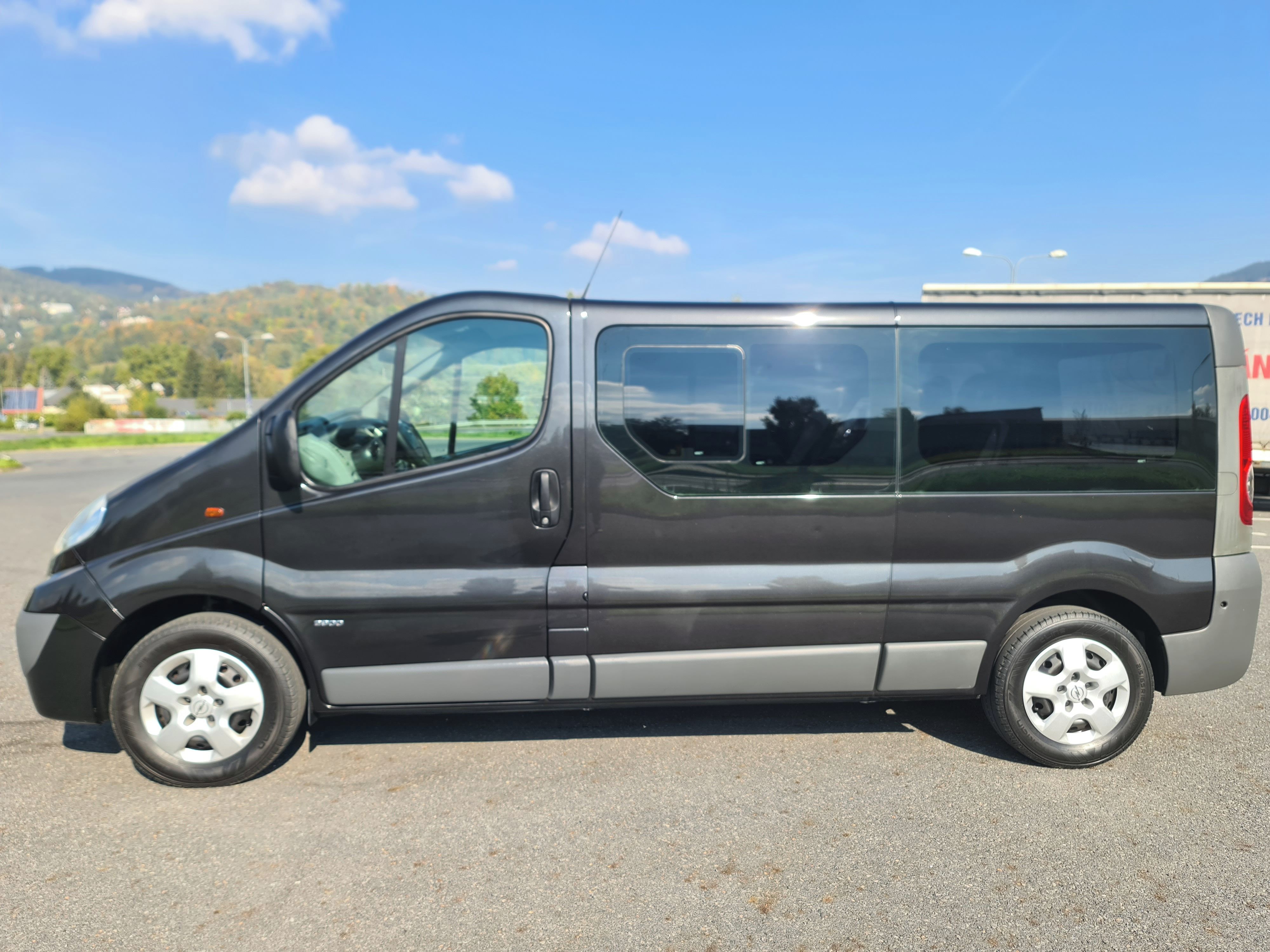 Opel Vivaro, LONG 2.0 CDTi KLIMA 9-MÍST SER - fotka 2