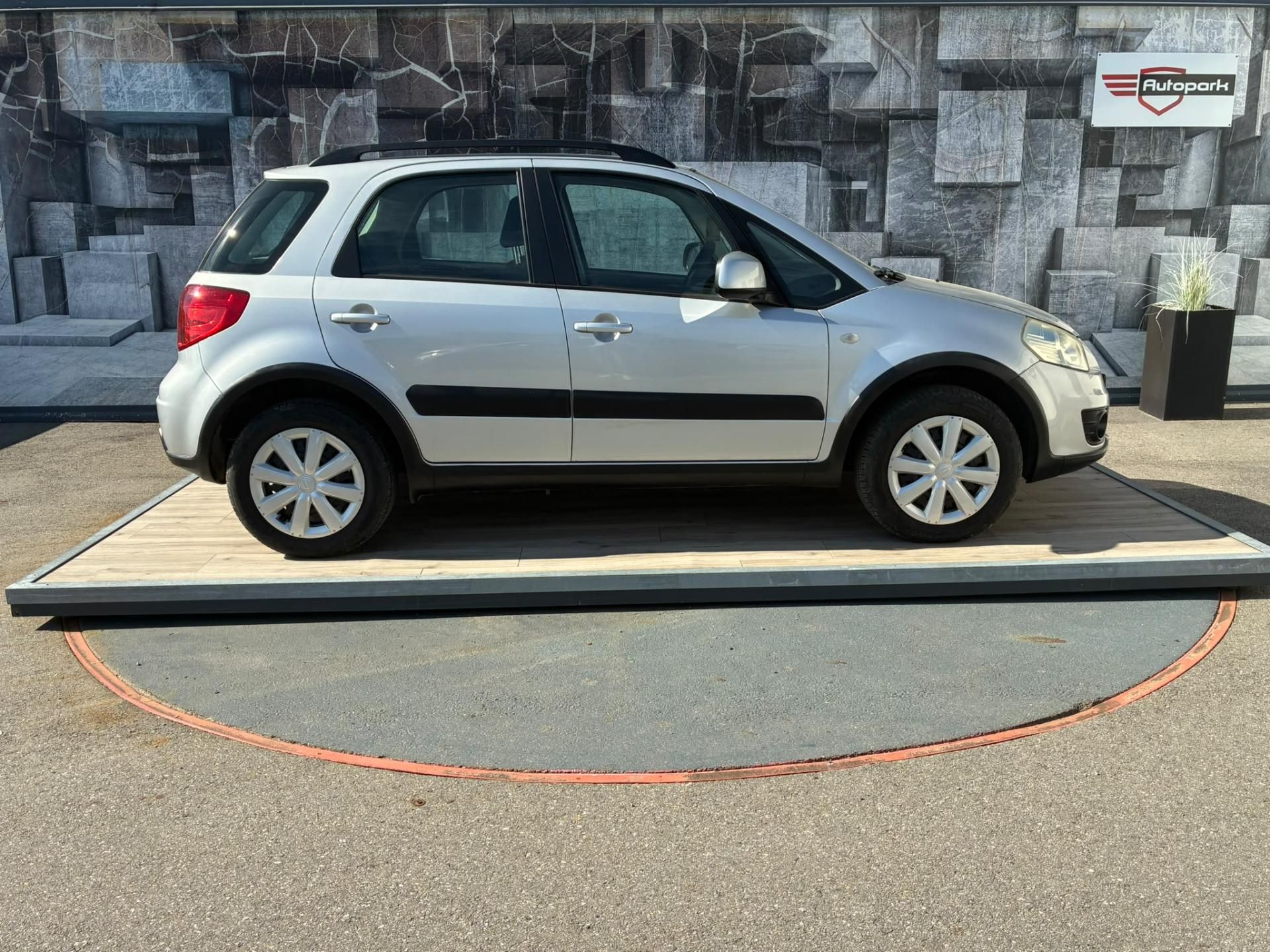 Suzuki SX4, 1.6i, 88KW, VYHŘ. SEDADLA, 4X4 - fotka 5