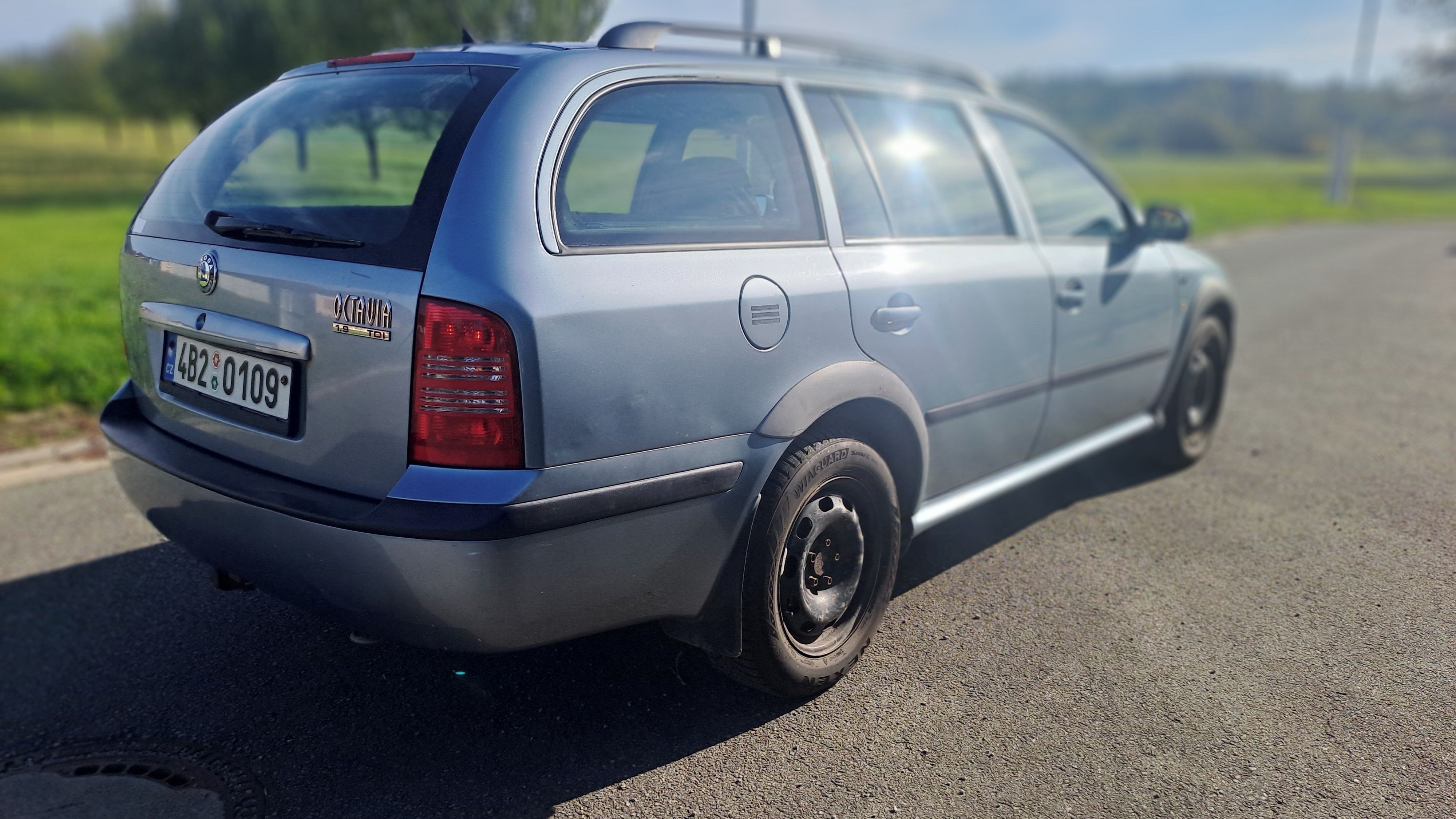 Škoda Octavia, 1,9 TDI 96KW, 1.MAJITEL - fotka 5