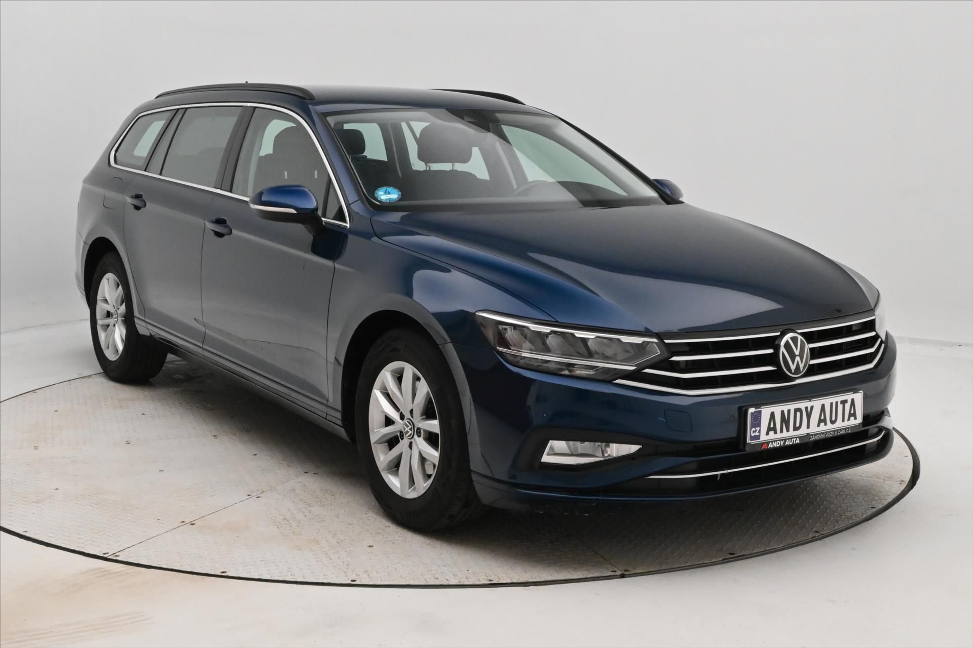 Volkswagen Passat, 2,0 TDI 110kW DSG Business Zár - fotka 3