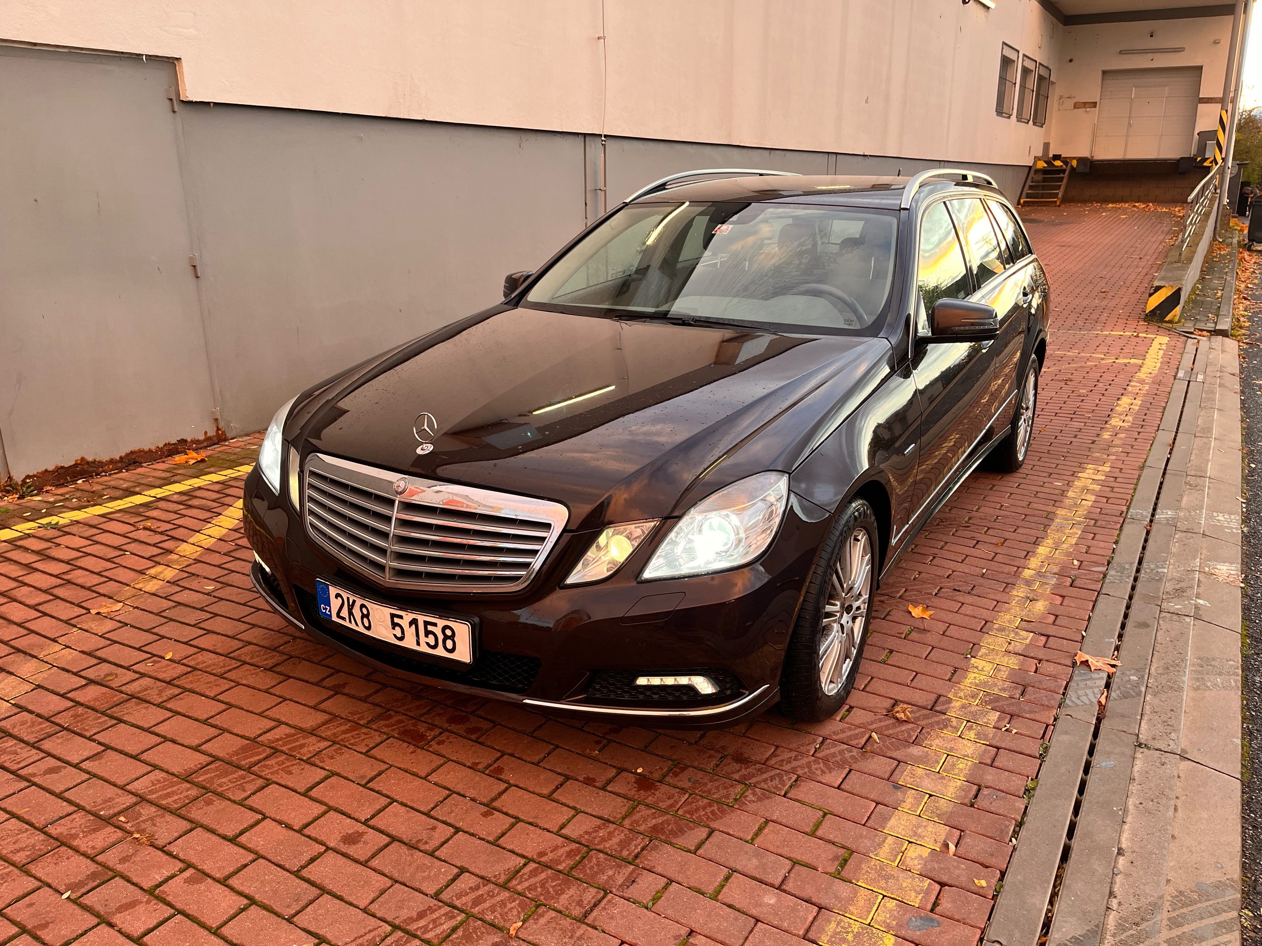 Mercedes-Benz Třídy E, E350CDI, původ ČR, tažné - fotka 2