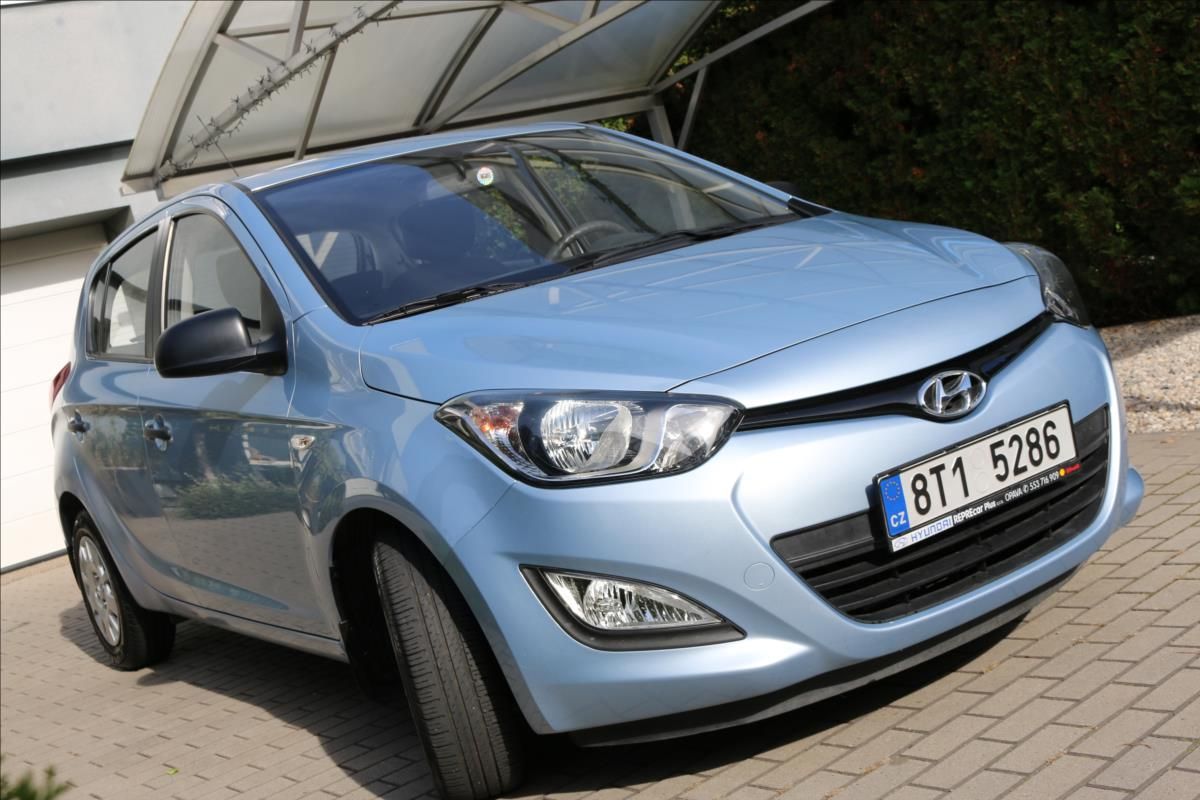 Hyundai i20, 1,3 ČR,1.Maj. 45000KM - fotka 3