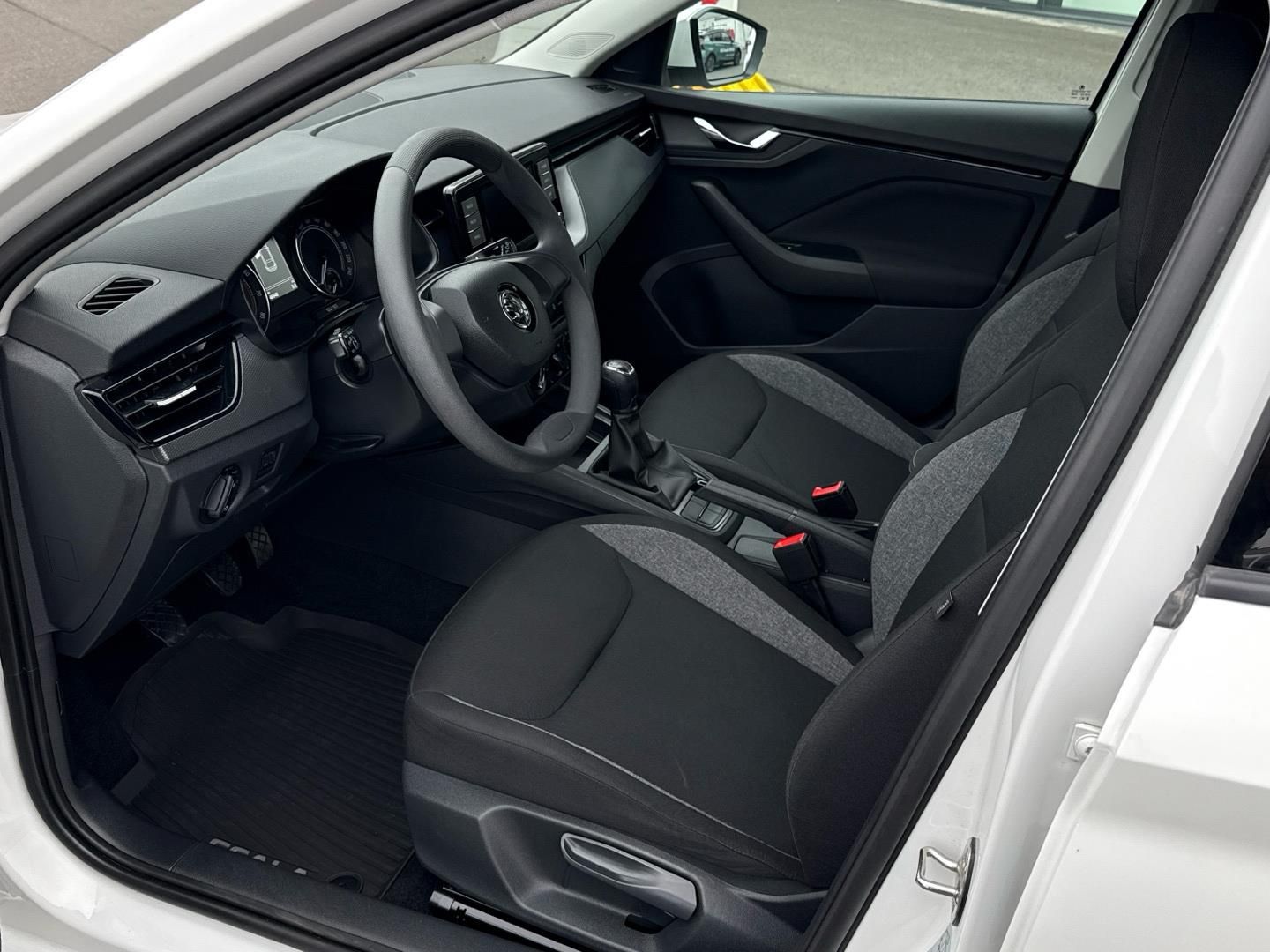 Škoda Scala, 1.0 TSI / 70 kW Active - fotka 6
