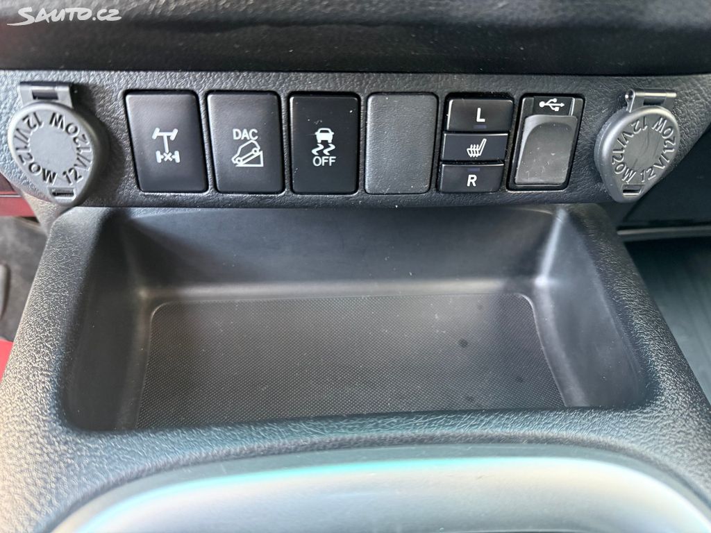 Toyota Hilux, fotka 23