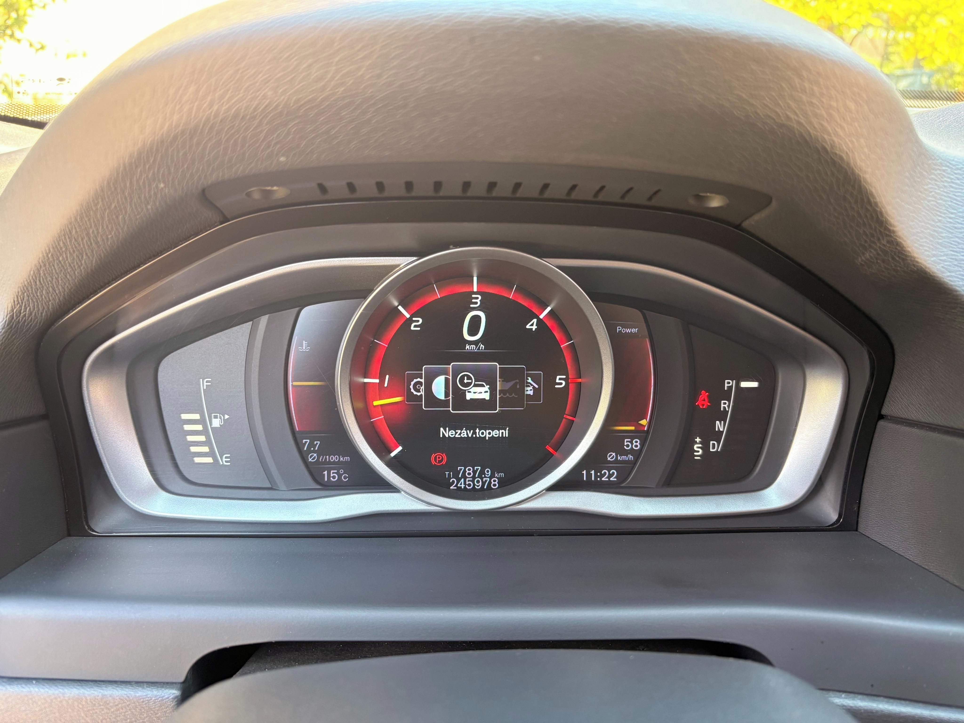 Volvo XC70, Volvo XC70 D4 AWD 163kW - fotka 6