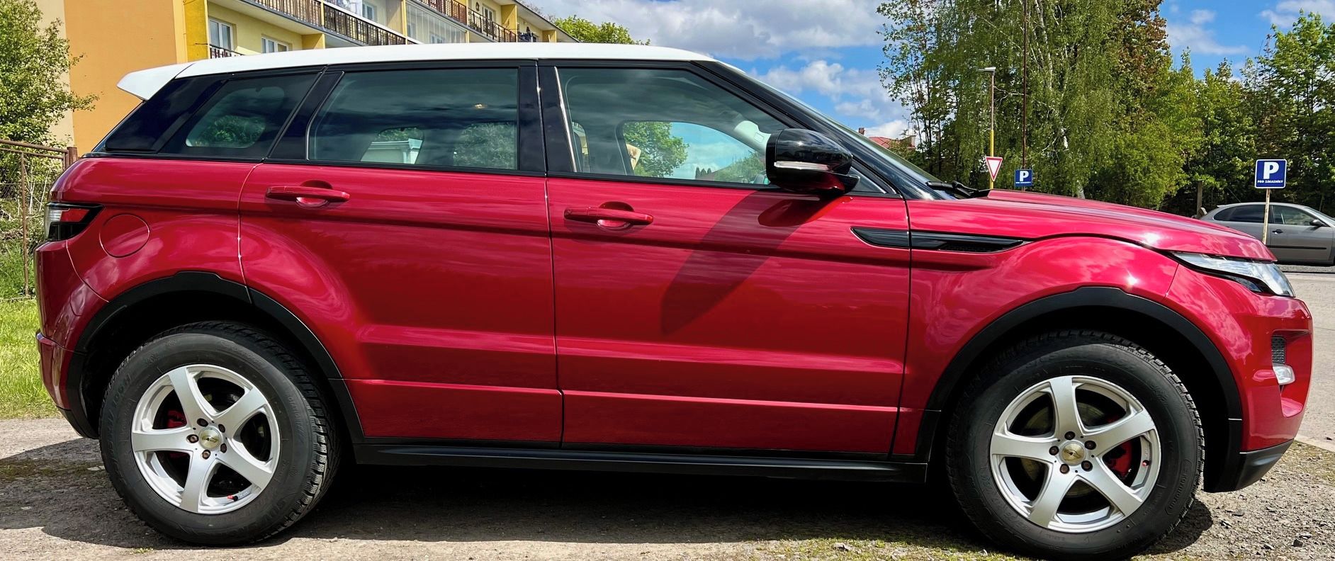 Land Rover Range Rover Evoque, Range Rover Evoque 2.2 140 kW - fotka 4
