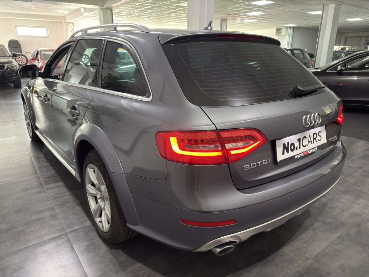 Audi A4 allroad, 3,0   TDI AT 180KW B&O BI-XEN - fotka 4