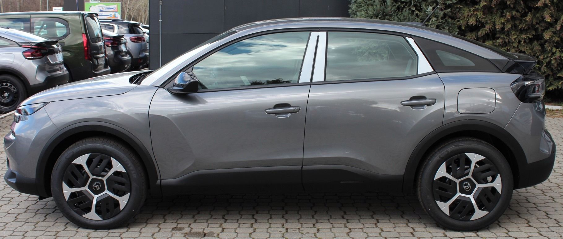 Citroën C4, PLUS Hybrid 145k Automatic - fotka 2