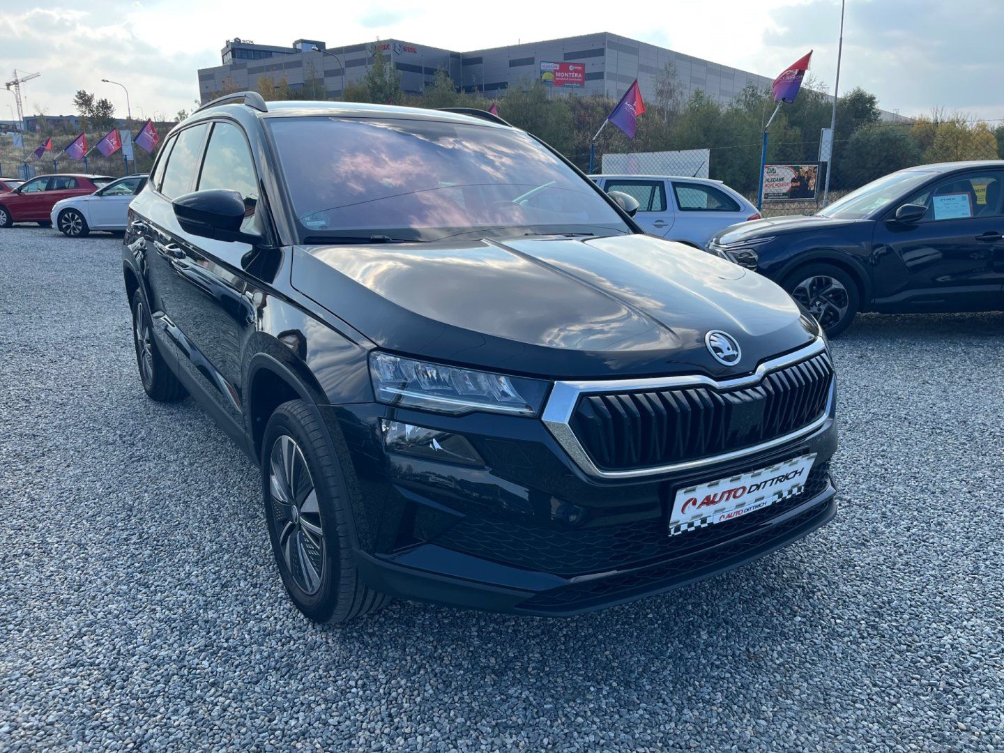 Škoda Karoq, 1.5 TSi TOUR - fotka 4