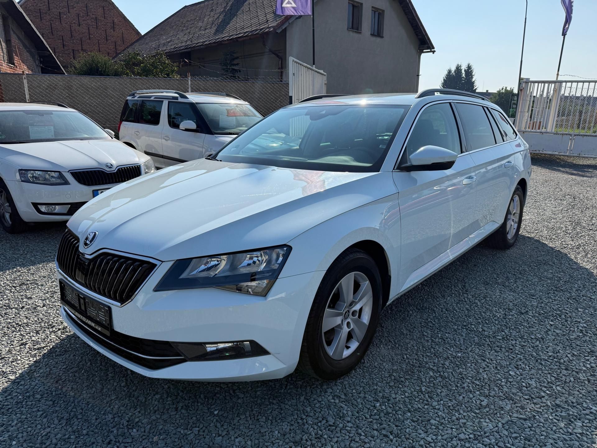 Škoda Superb, 1.4 TSI AMBITION - fotka 3