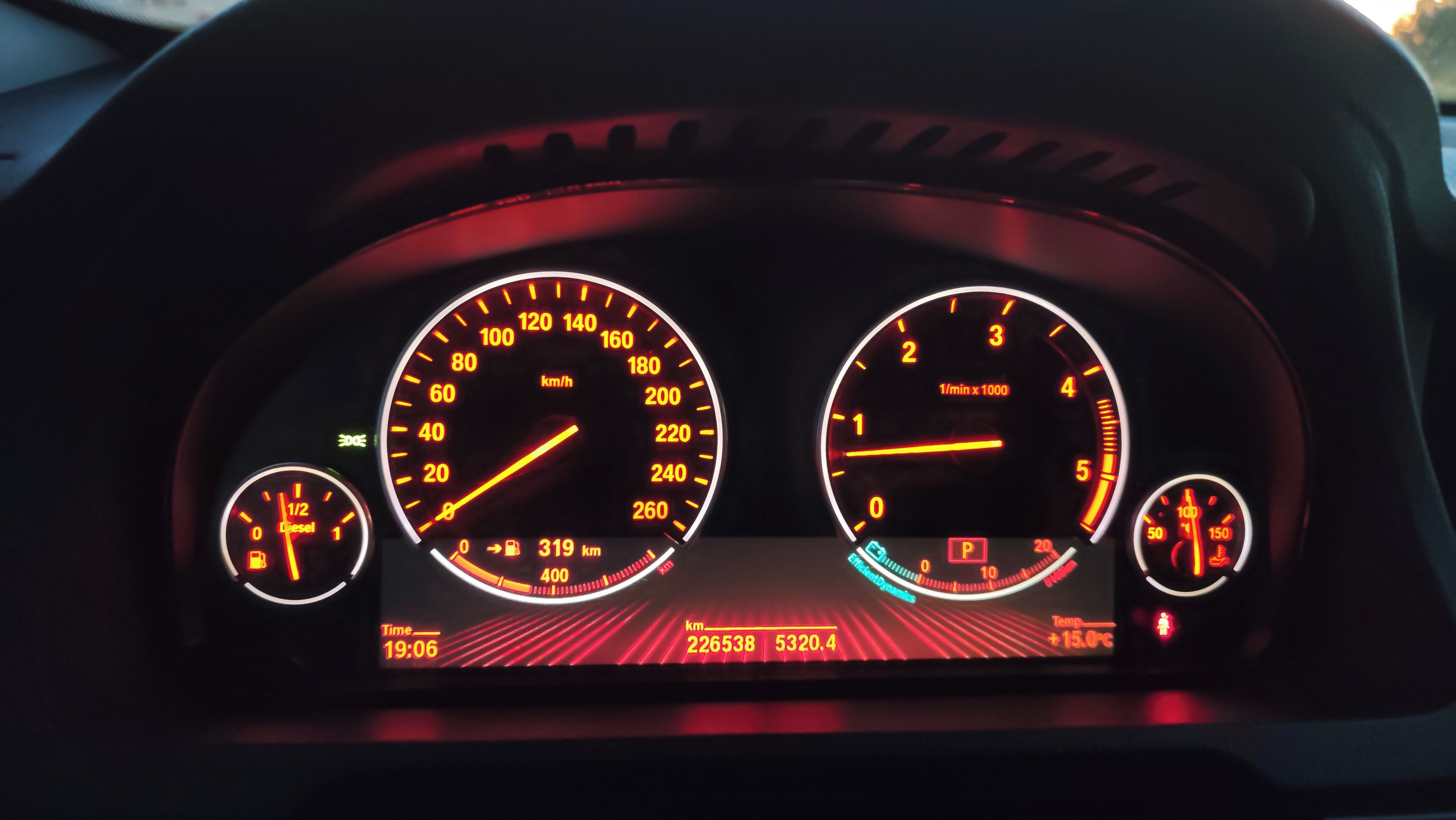 BMW Řada 5, 3,0. Xdrive , Hud .190kw - fotka 5