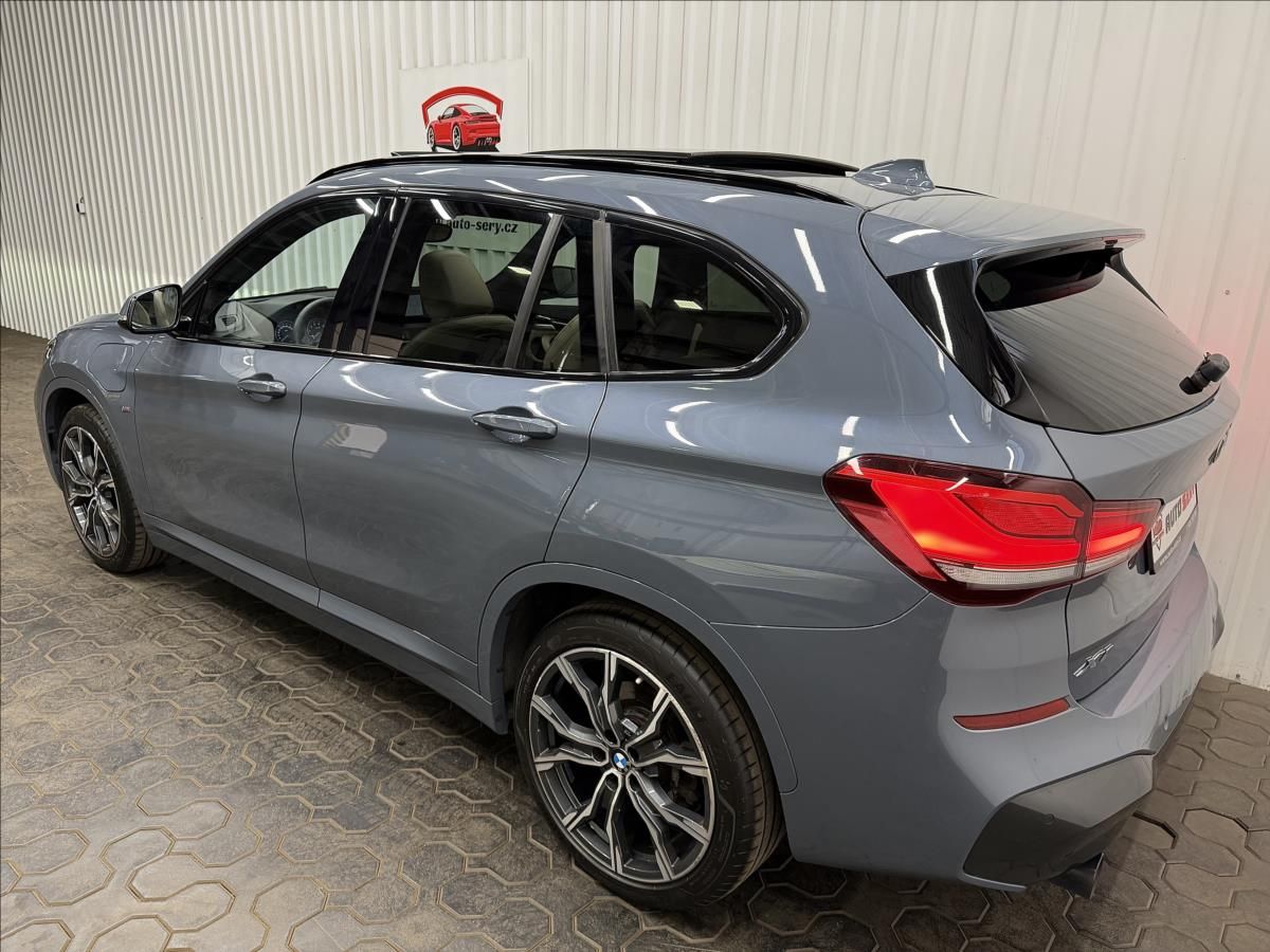 BMW X1, XDRIVE 25E M SPORT PANO 2XALU - fotka 6