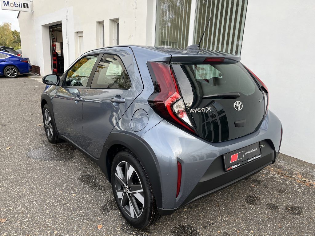 Toyota Aygo, 1.5L HEV Comfort - fotka 5