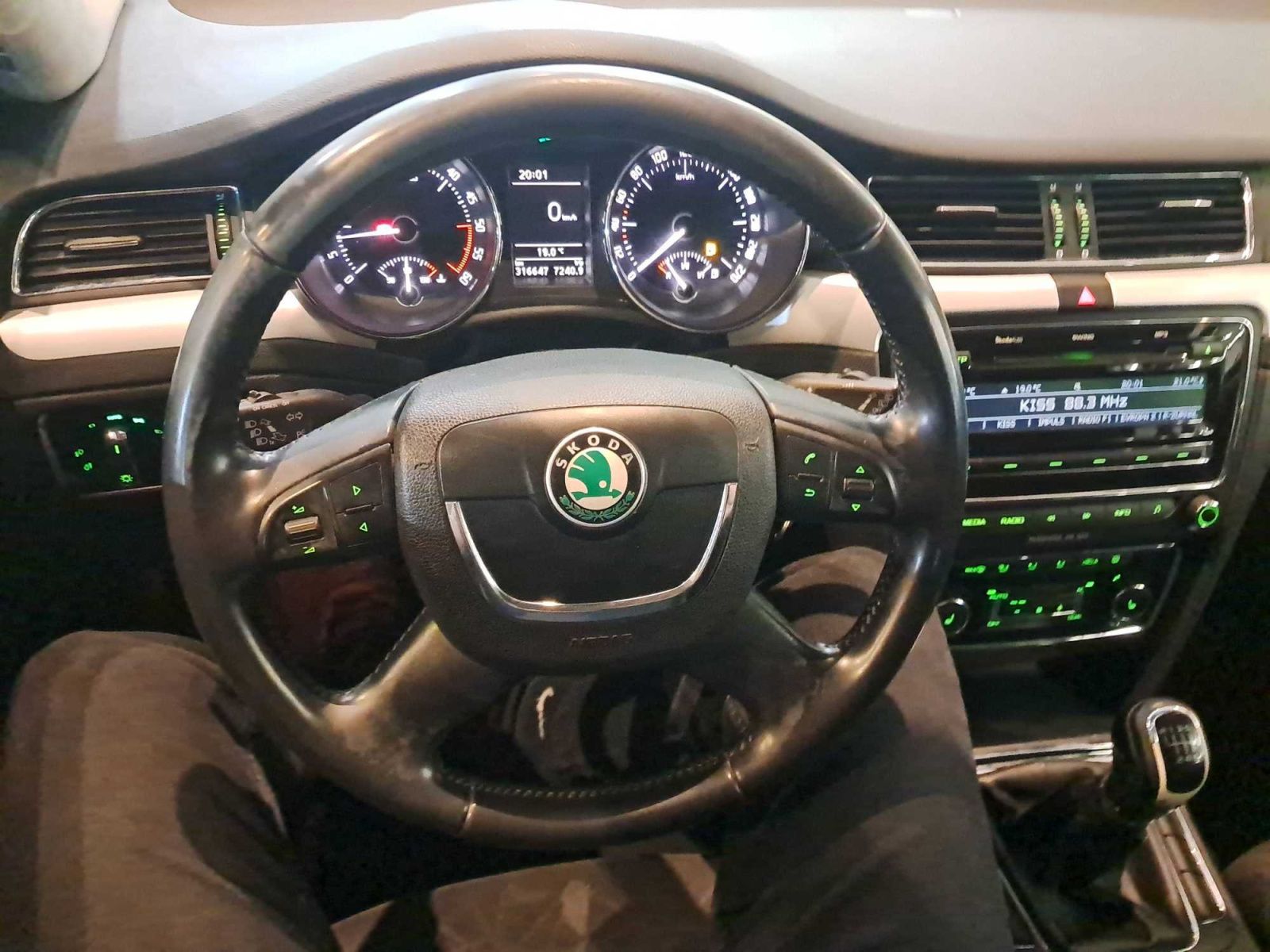 Škoda Superb, 2.0 TDI, Serv.kniha, Xenony - fotka 3