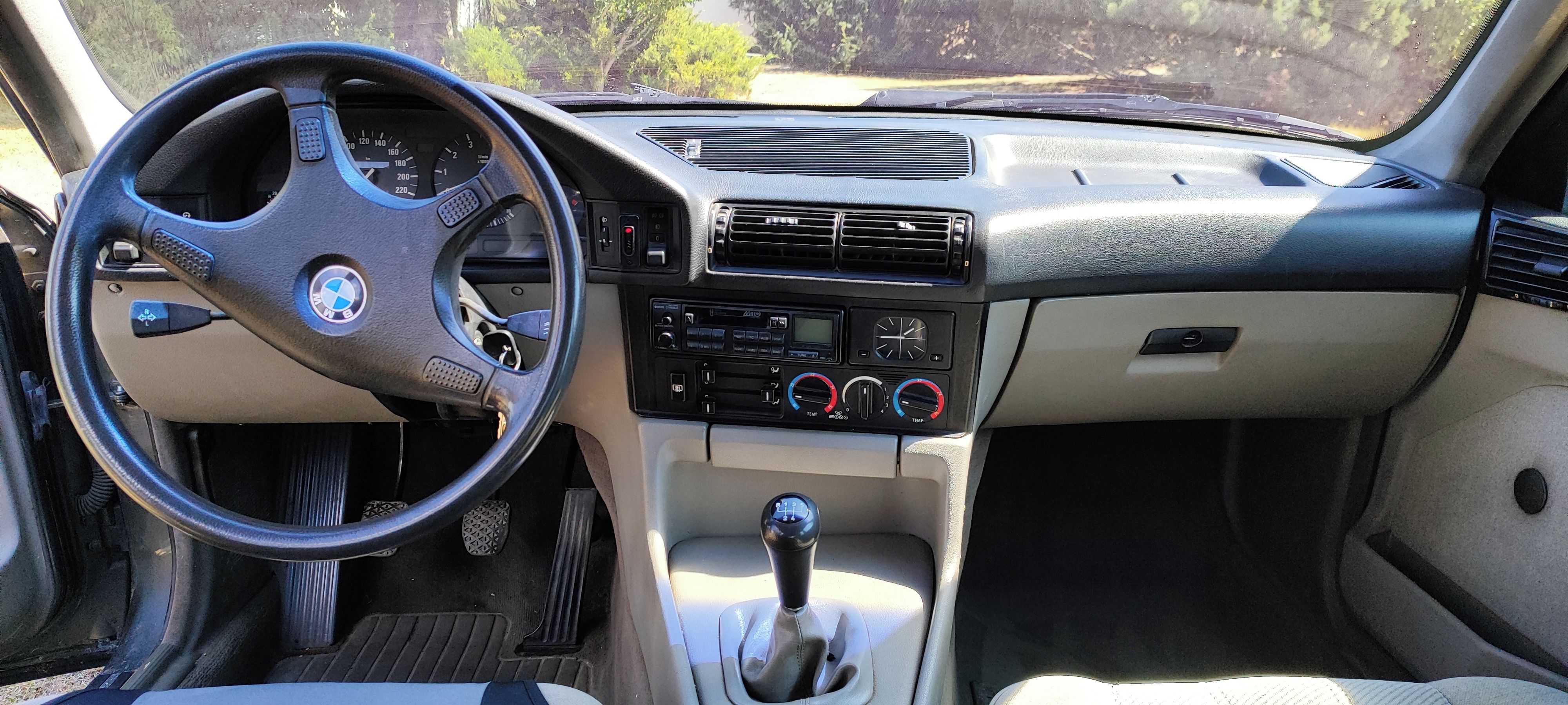 BMW Řada 5, BMW E34 520i - fotka 6