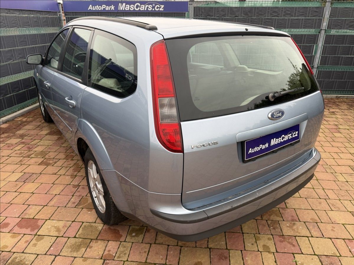Ford Focus, 1.6 Ghia - fotka 6