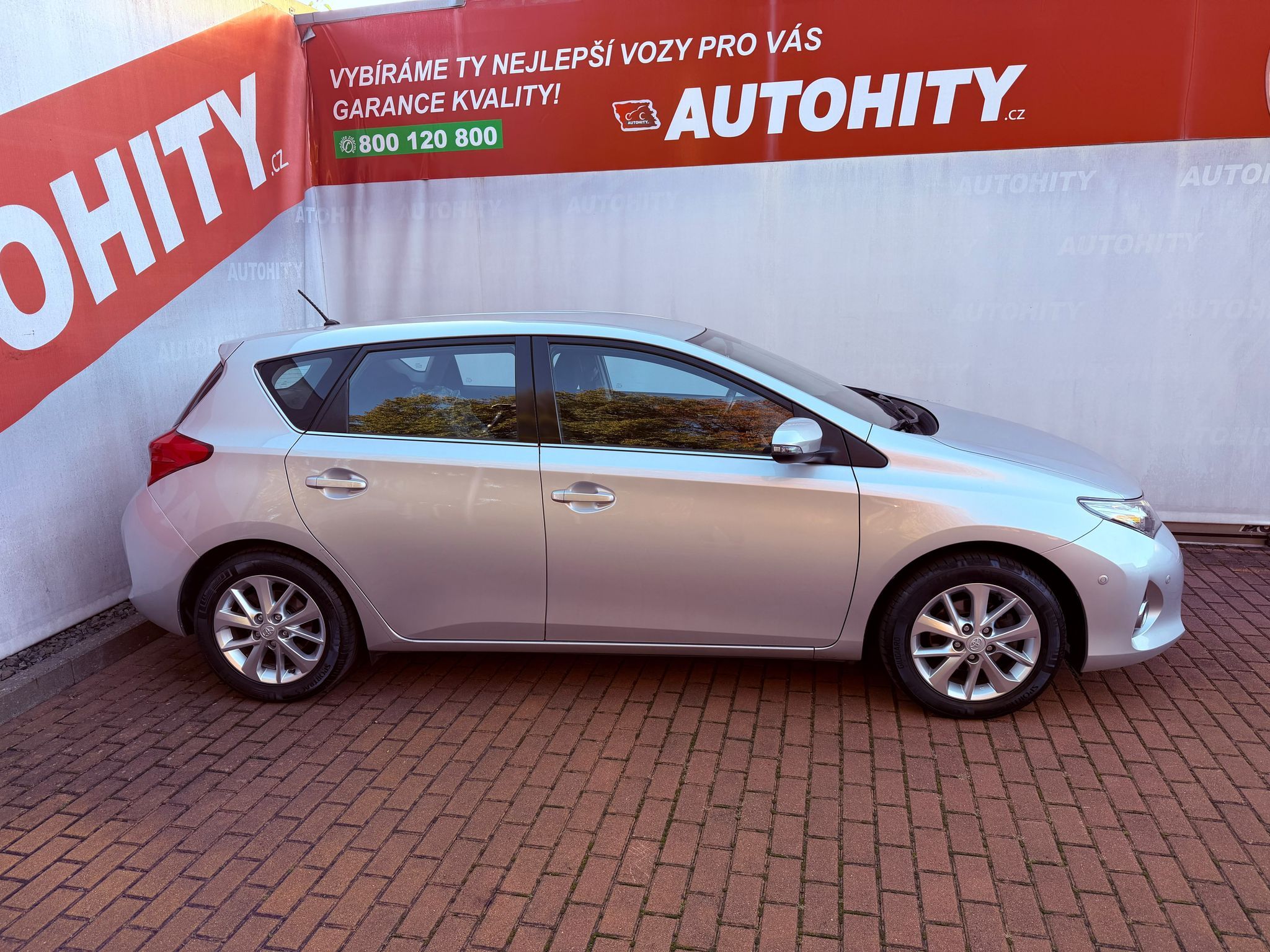 Toyota Auris, 1.6 Life+, Serviska - fotka 5