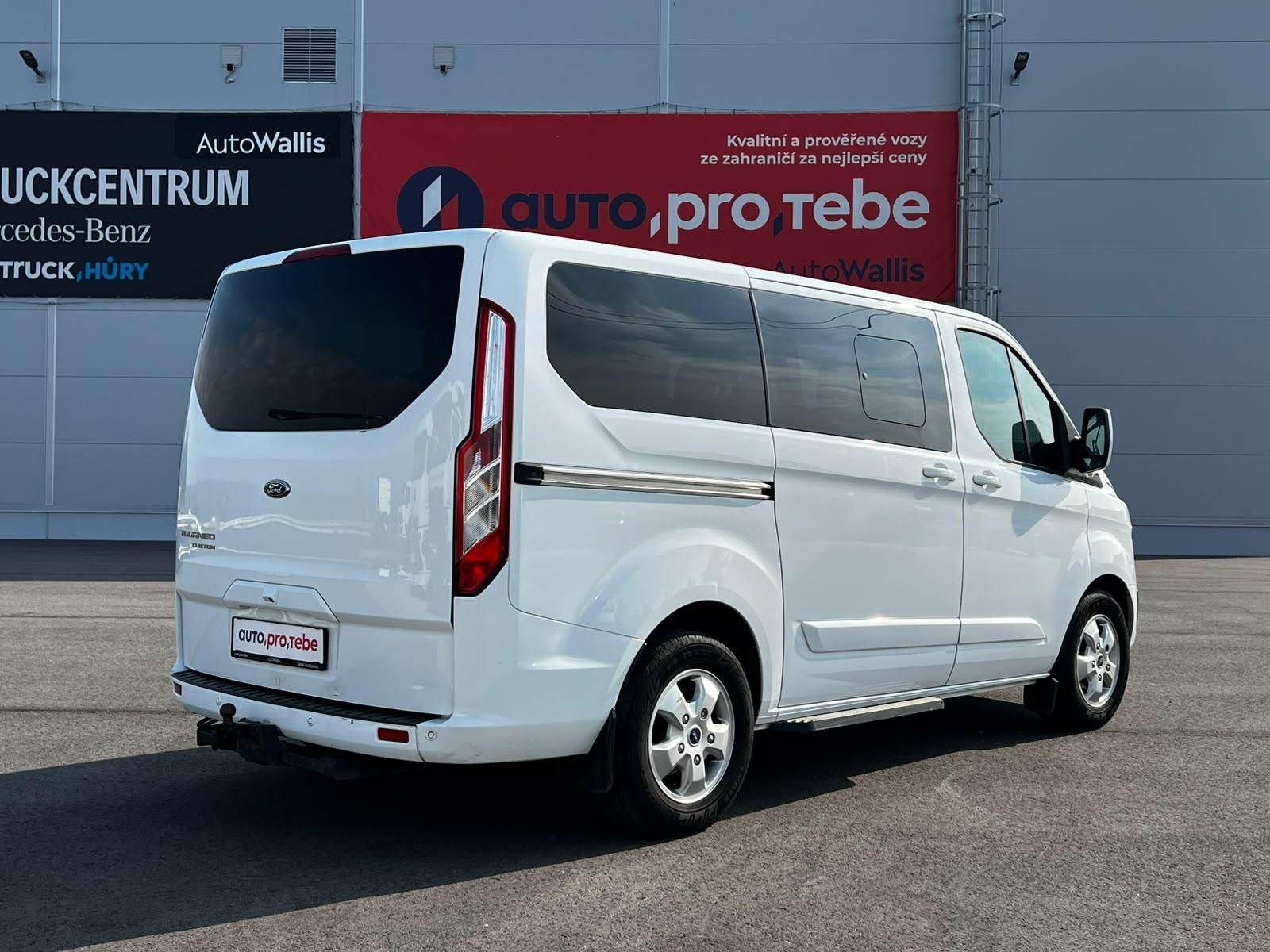 Ford Tourneo Custom, 2.0TDCI 96kW 8-Míst DPH TZ - fotka 3