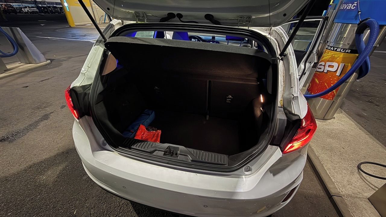Ford Fiesta, nove rozvody, nove pneu - fotka 5