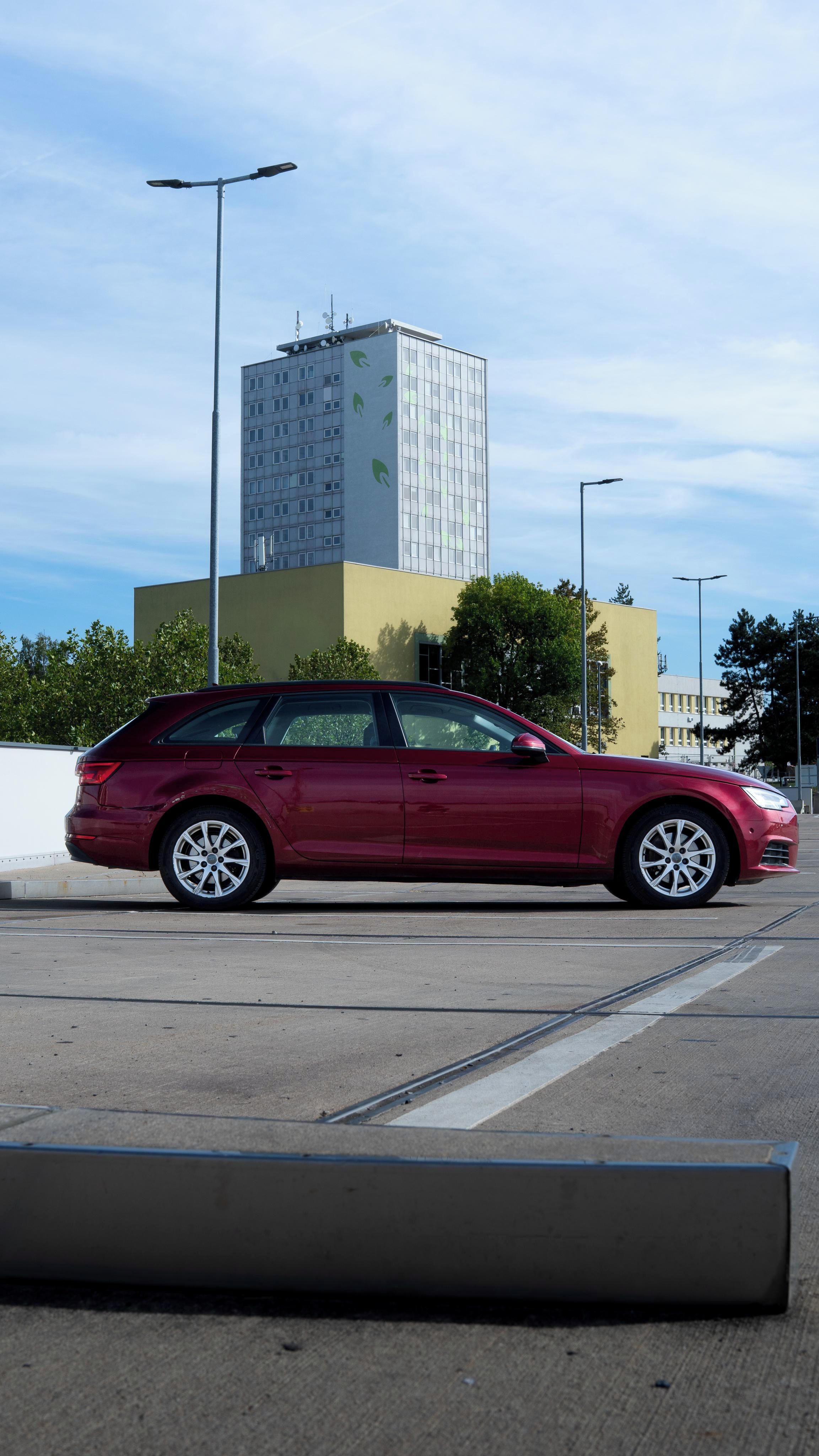 Audi A4 Avant, AUDI A4 AVANT 1.9 TDI Stav9/10 - fotka 5