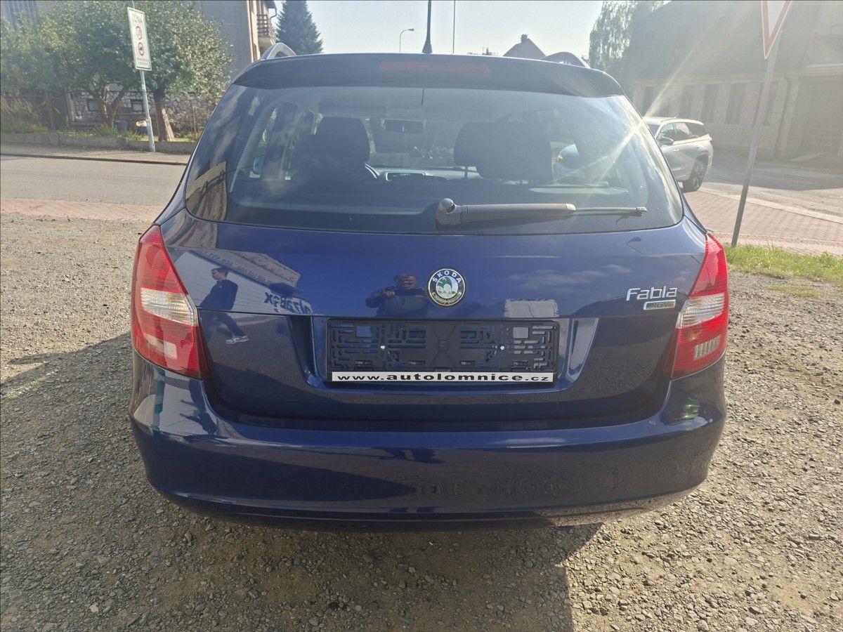 Škoda Fabia, 1,4 16V  kombi - fotka 5