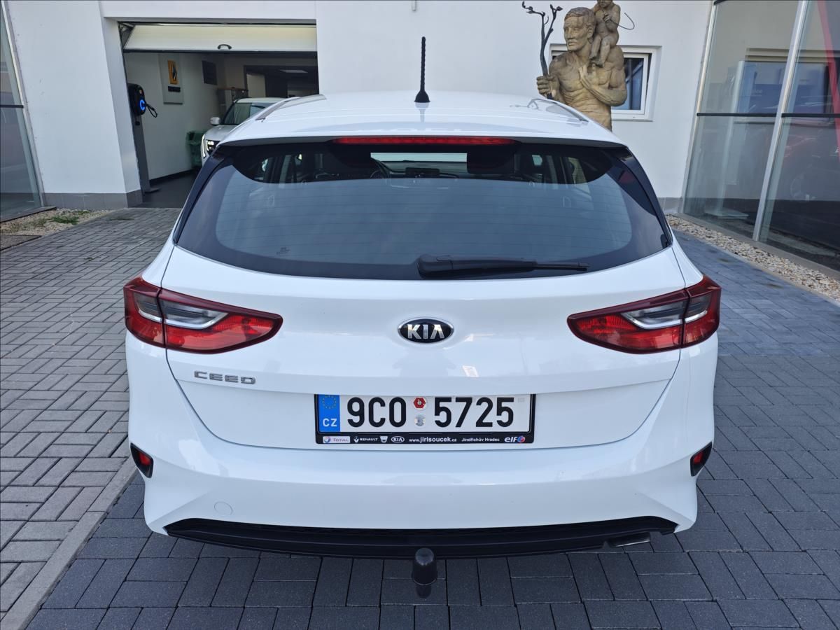Kia Cee´d, 1,4 CVVT  COOL - fotka 5