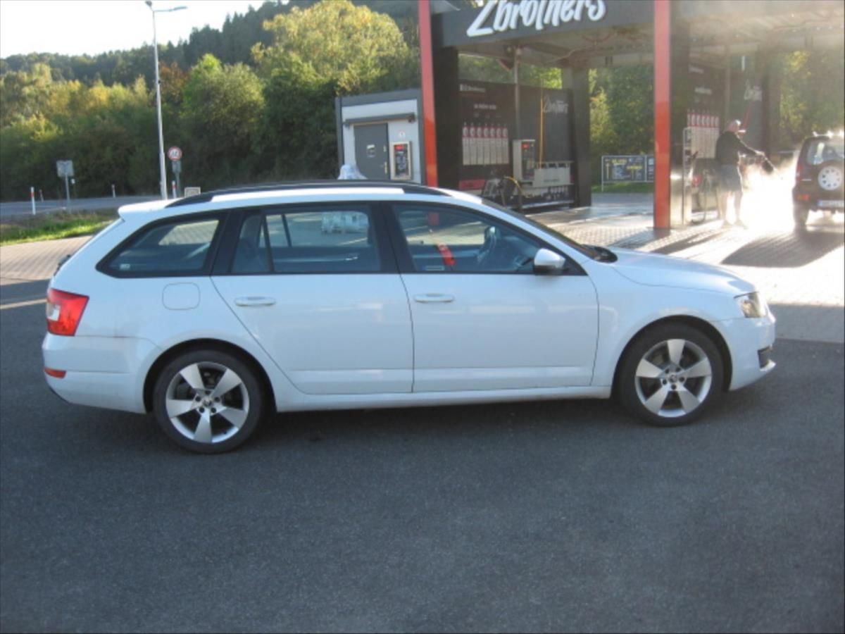 Škoda Octavia, 2,0 TDi - fotka 5