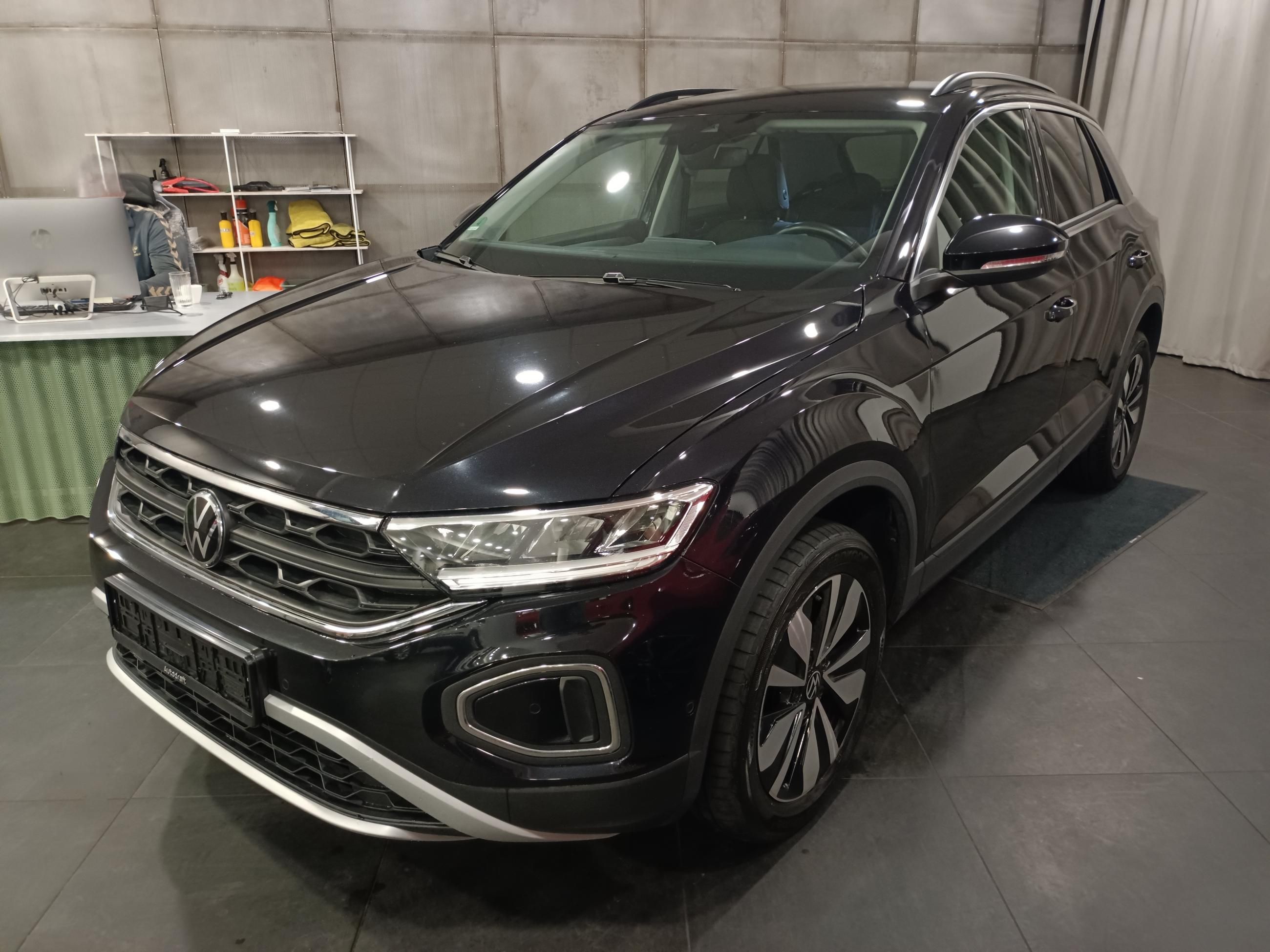 Volkswagen T-Roc, 1.5 TSI 110kW DSG / Tažné - fotka 2