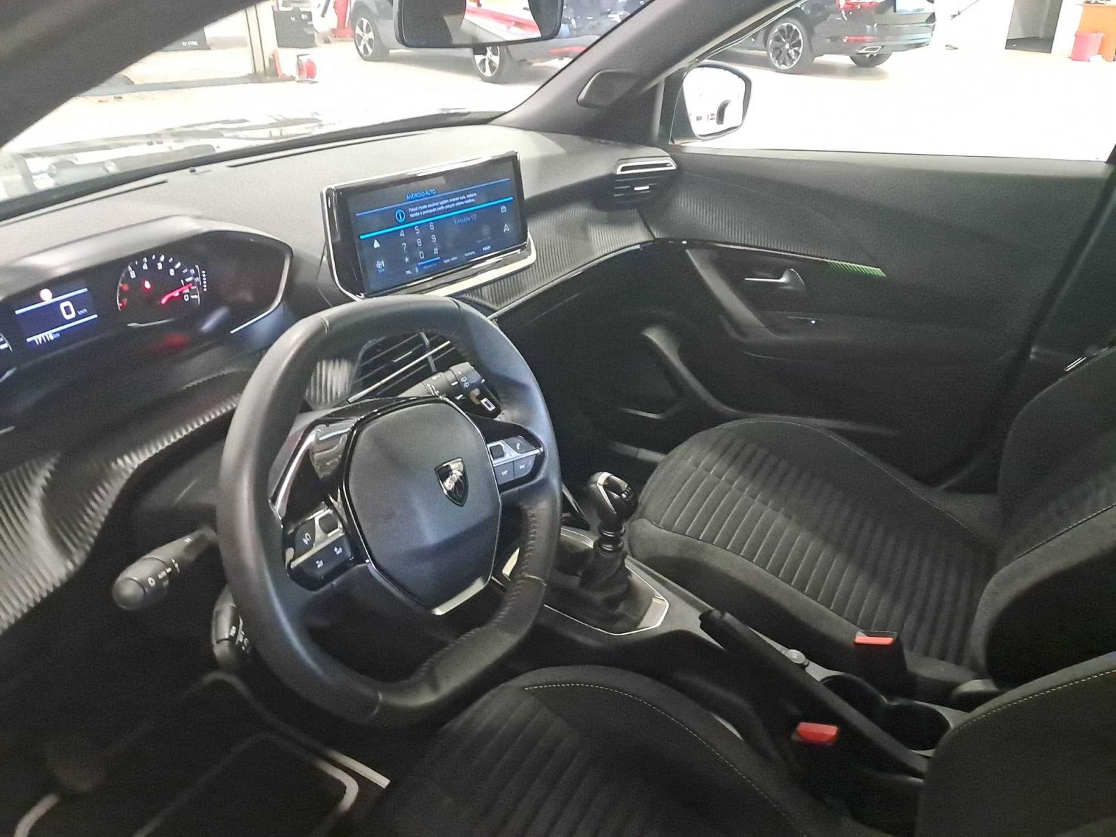 Peugeot 2008, 1.2 PureTech, Active, ČR,1.maj - fotka 3