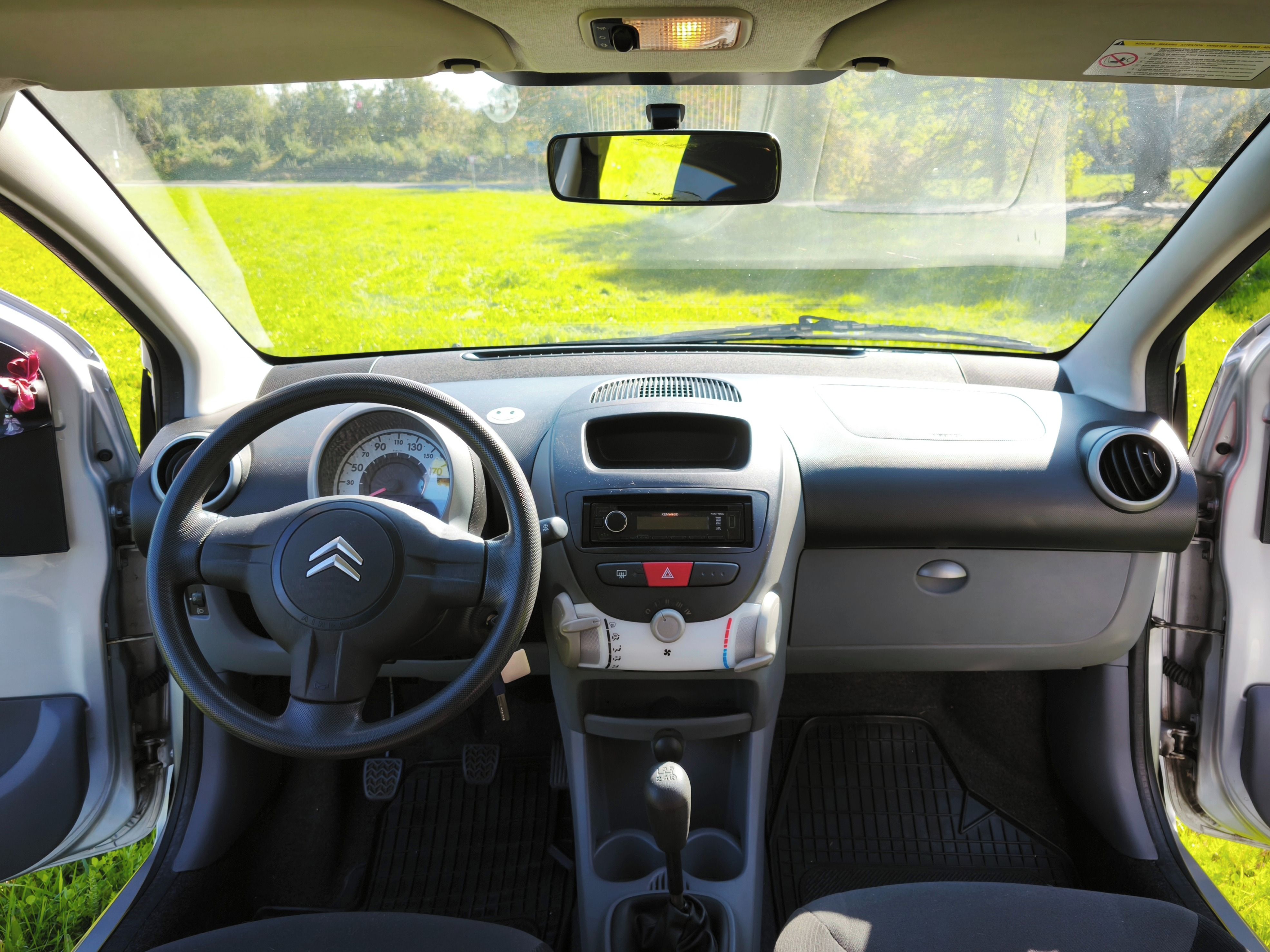 Citroën C1, Výborný stav.Nízký stav km. - fotka 6