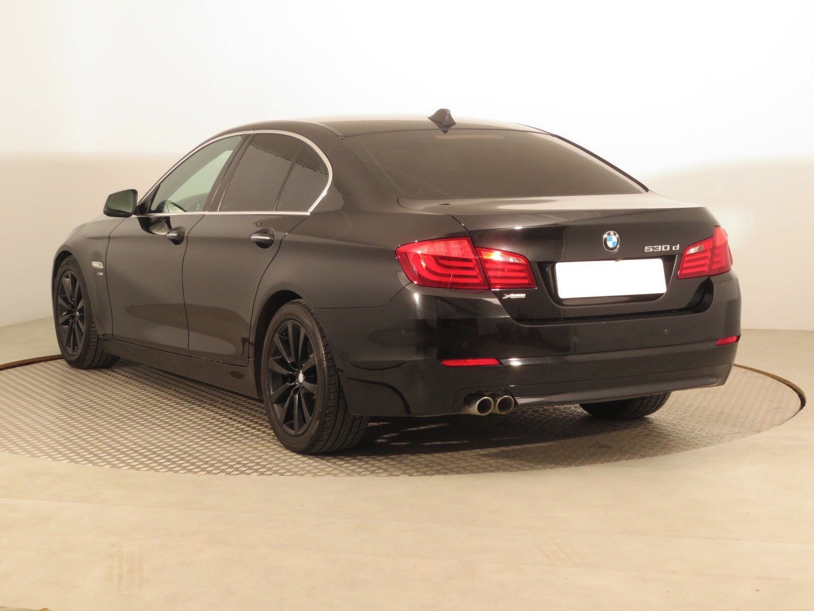 BMW Řada 5, 530d xDrive, 4X4, Automat - fotka 4