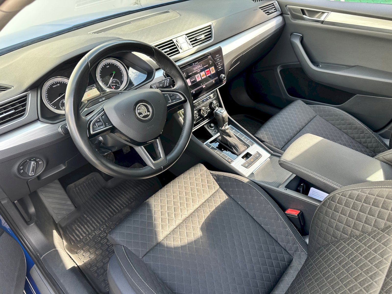 Škoda Superb, 2.0 TSI 200kW AmbitionPlus Com - fotka 6