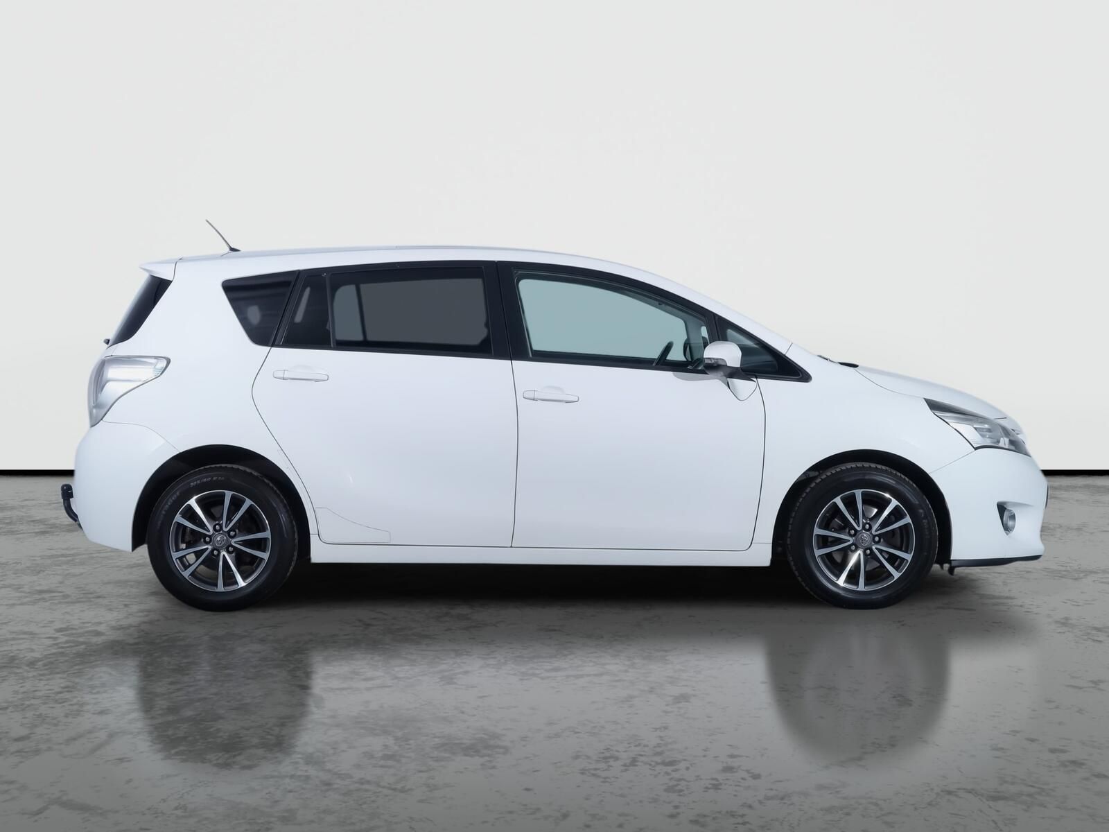 Toyota Verso, 1.6 D-4D - fotka 6