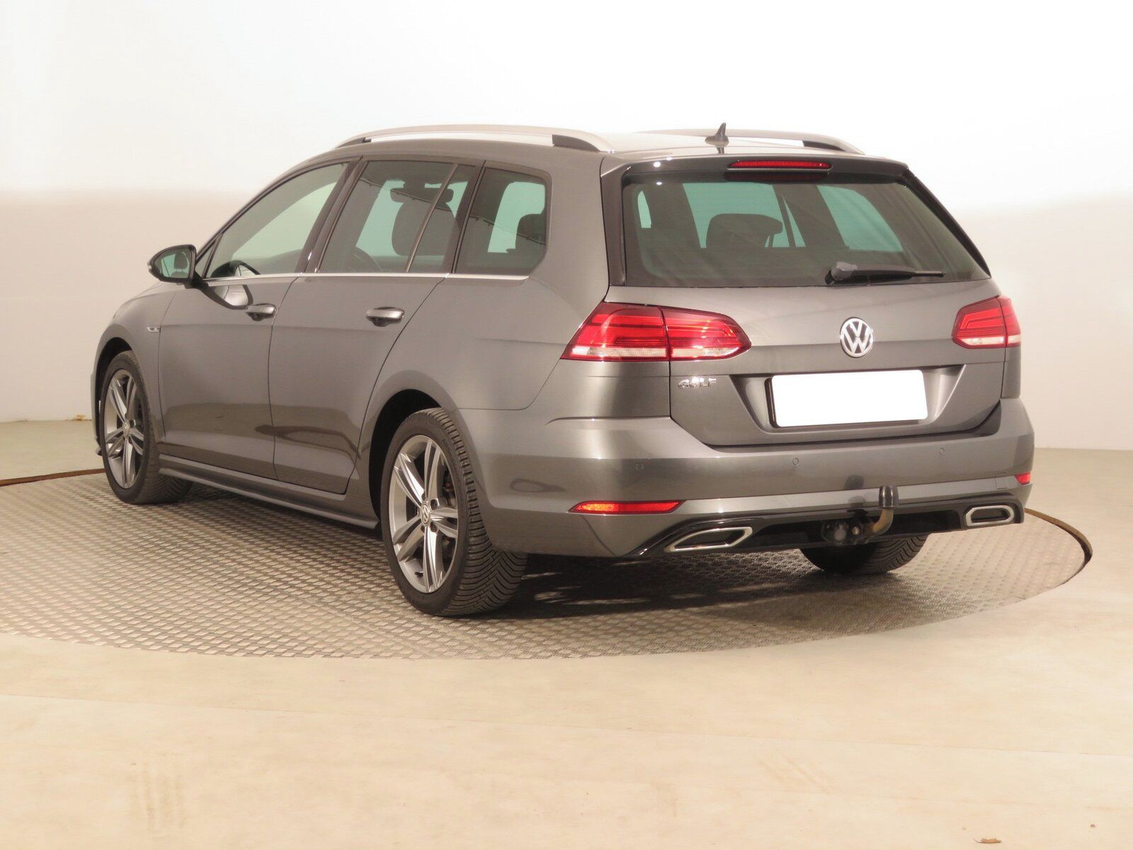 Volkswagen Golf, 1.6 TDI, R-Line, Automat - fotka 4