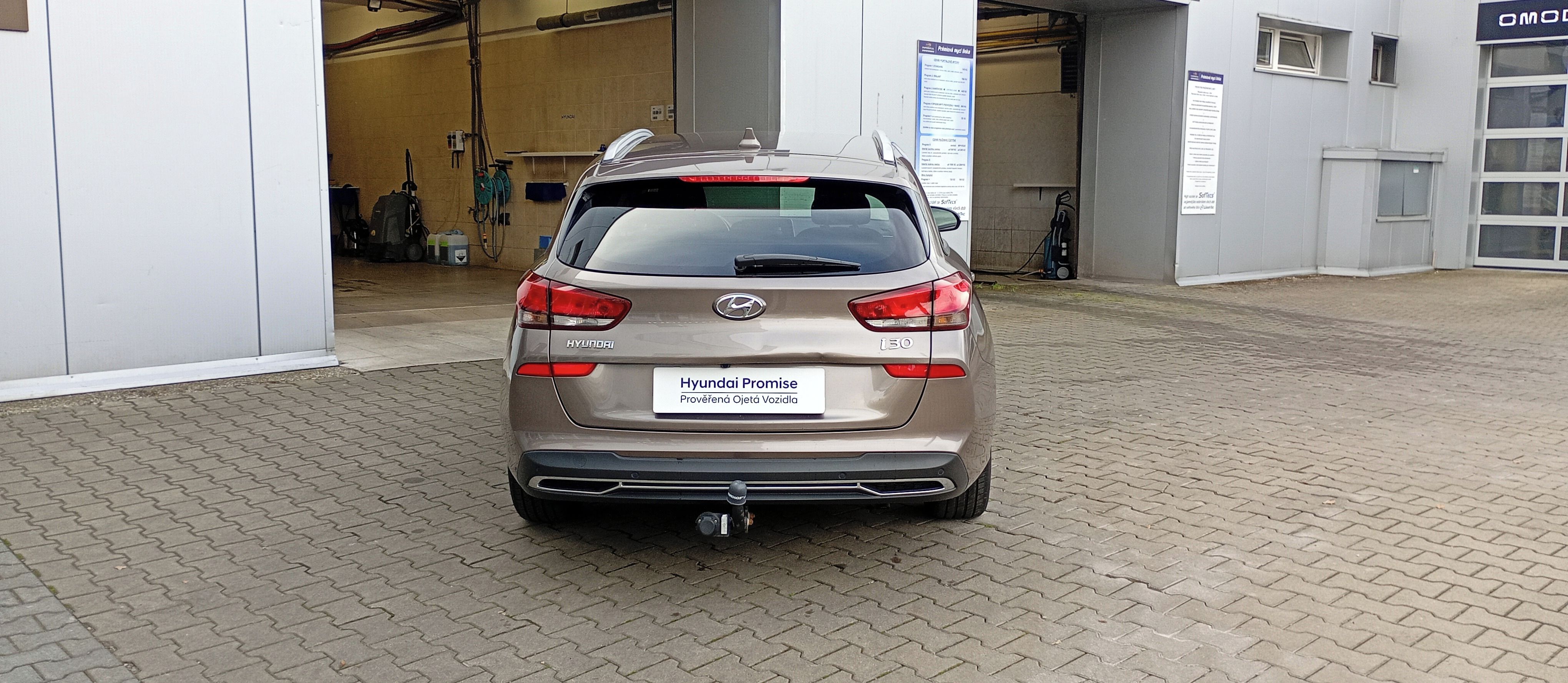 Hyundai i30, 1.5 81kW  Comfort Silky Bronz - fotka 4