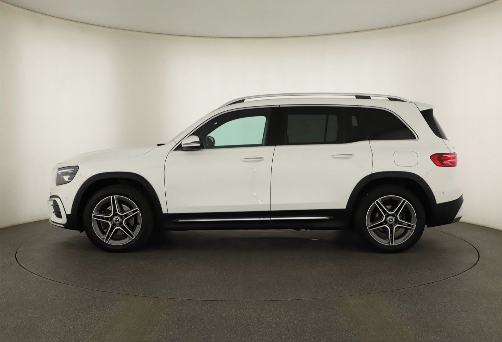 Mercedes-Benz GLB, GLB 200 d 4MATIC, AMG line - fotka 3