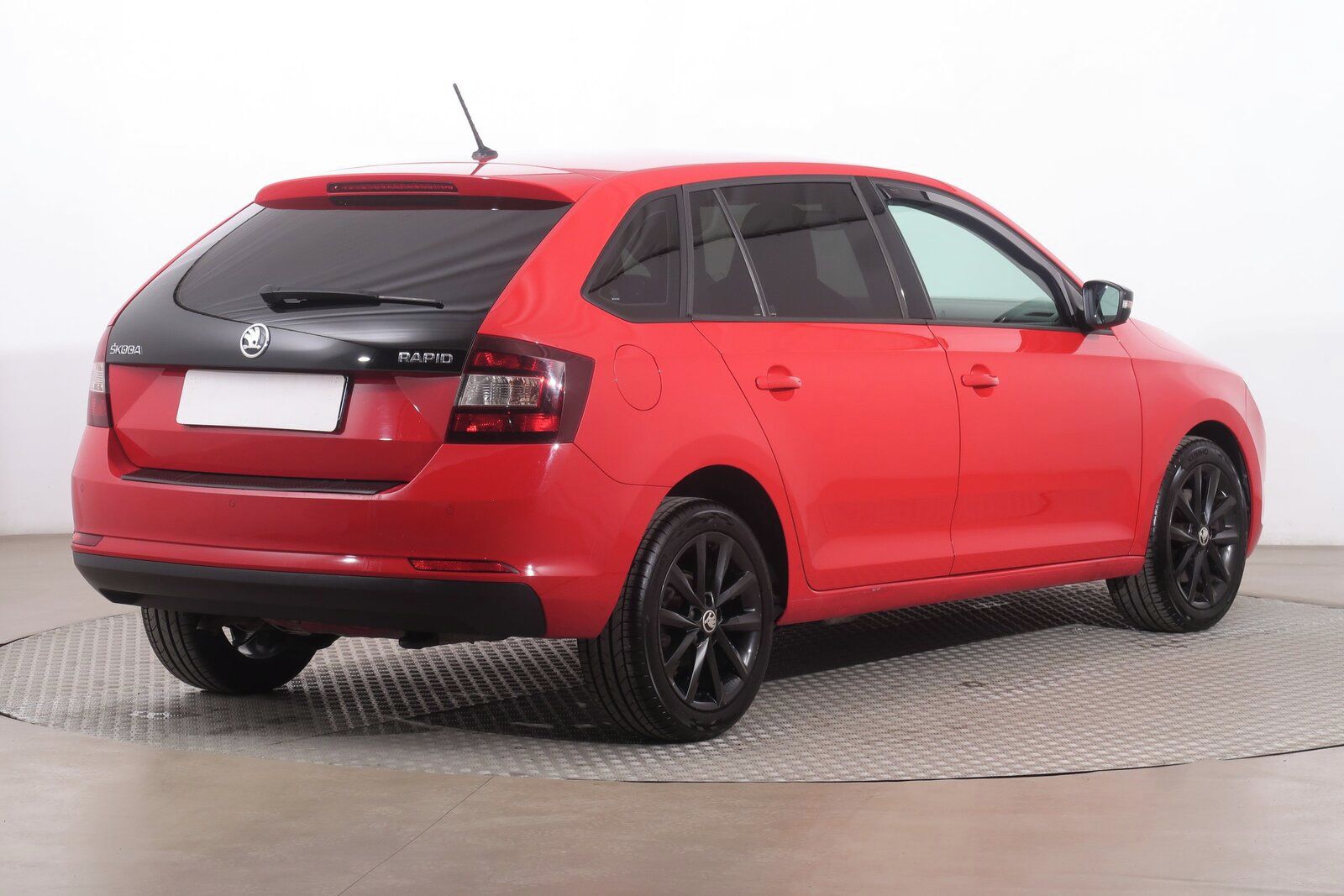 Škoda Rapid, 1.0 TSI, Spaceback, Automat - fotka 5