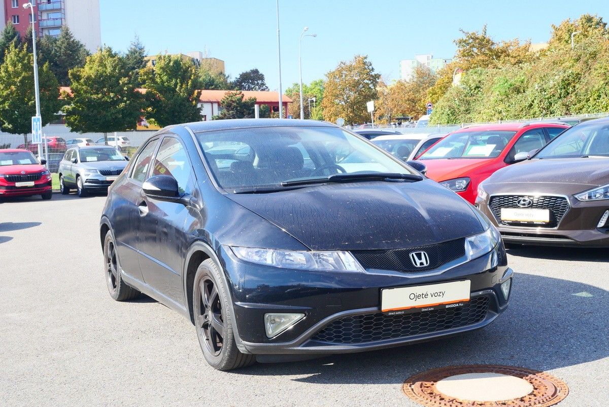 Honda Civic, 1.8i 103 kW Sport - fotka 3