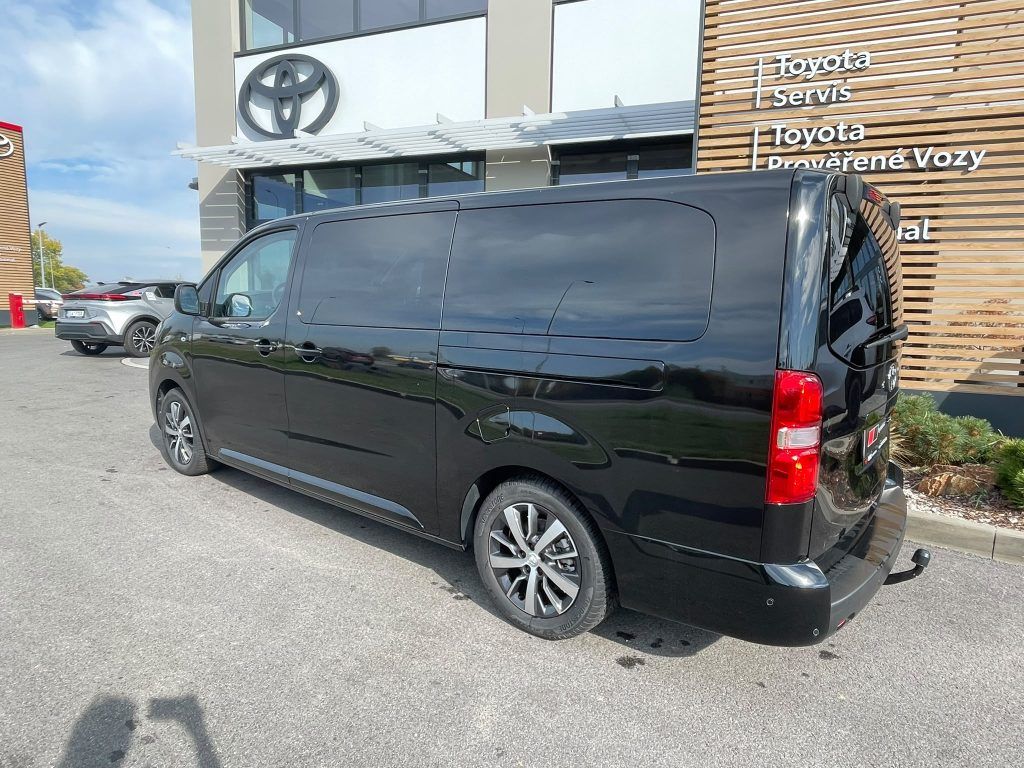 Toyota Proace Verso, 2.0 D-4D 177k L2 A/T VIP 7Sky - fotka 5