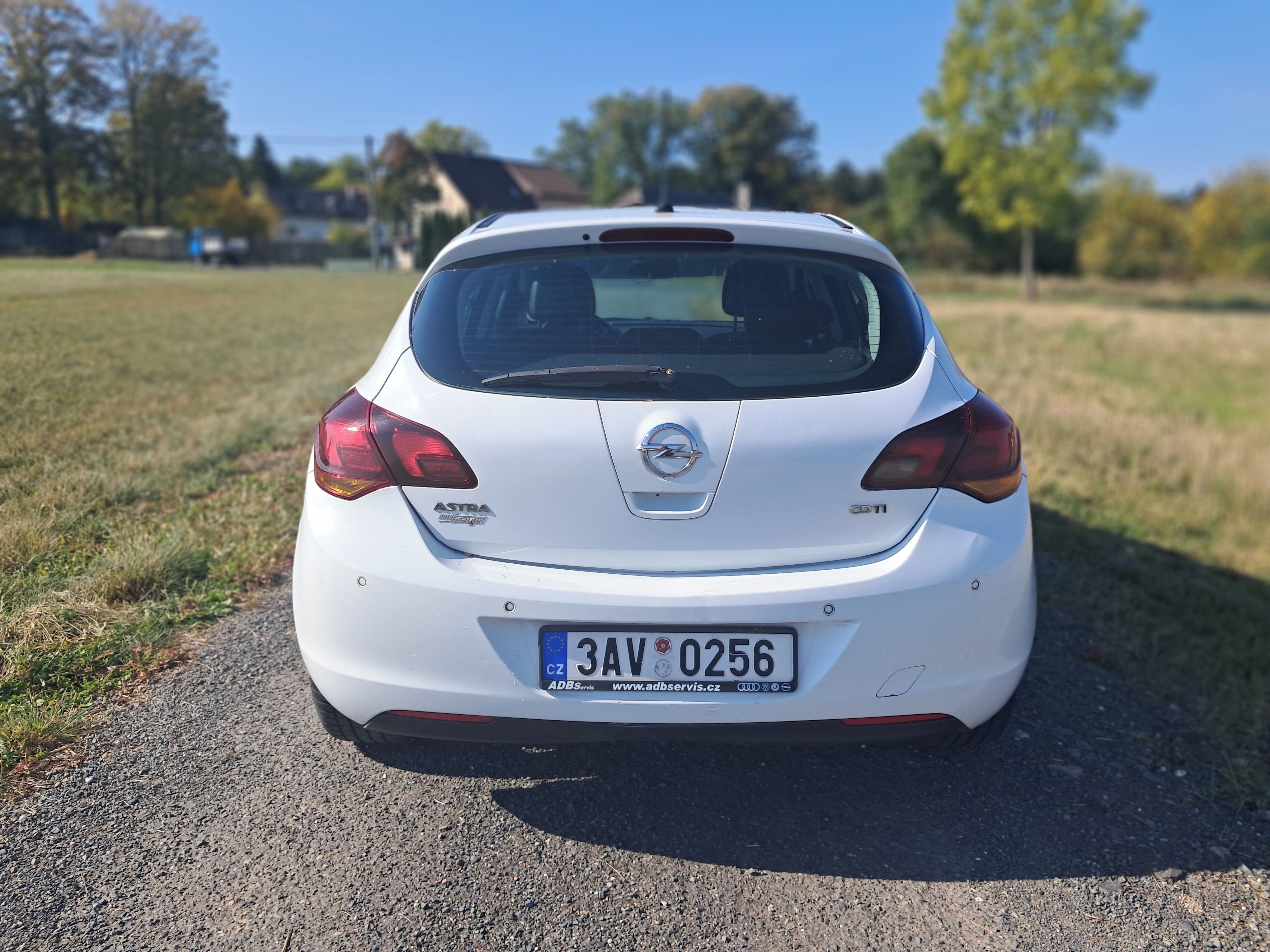 Opel Astra, 2.maj Čr ,na díly bez stk - fotka 6