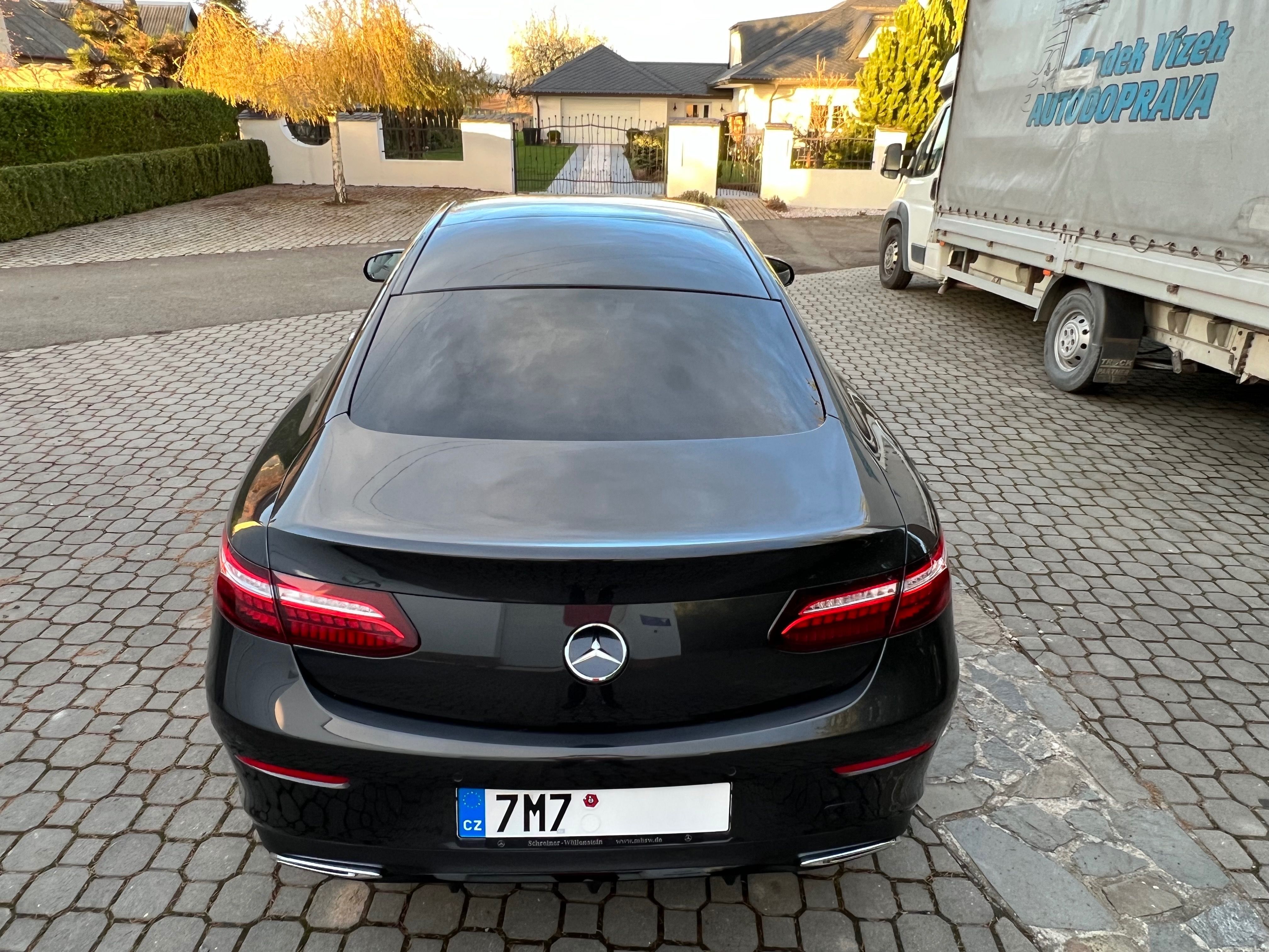 Mercedes-Benz Třídy E, 220d velmi pěkný stav - fotka 5