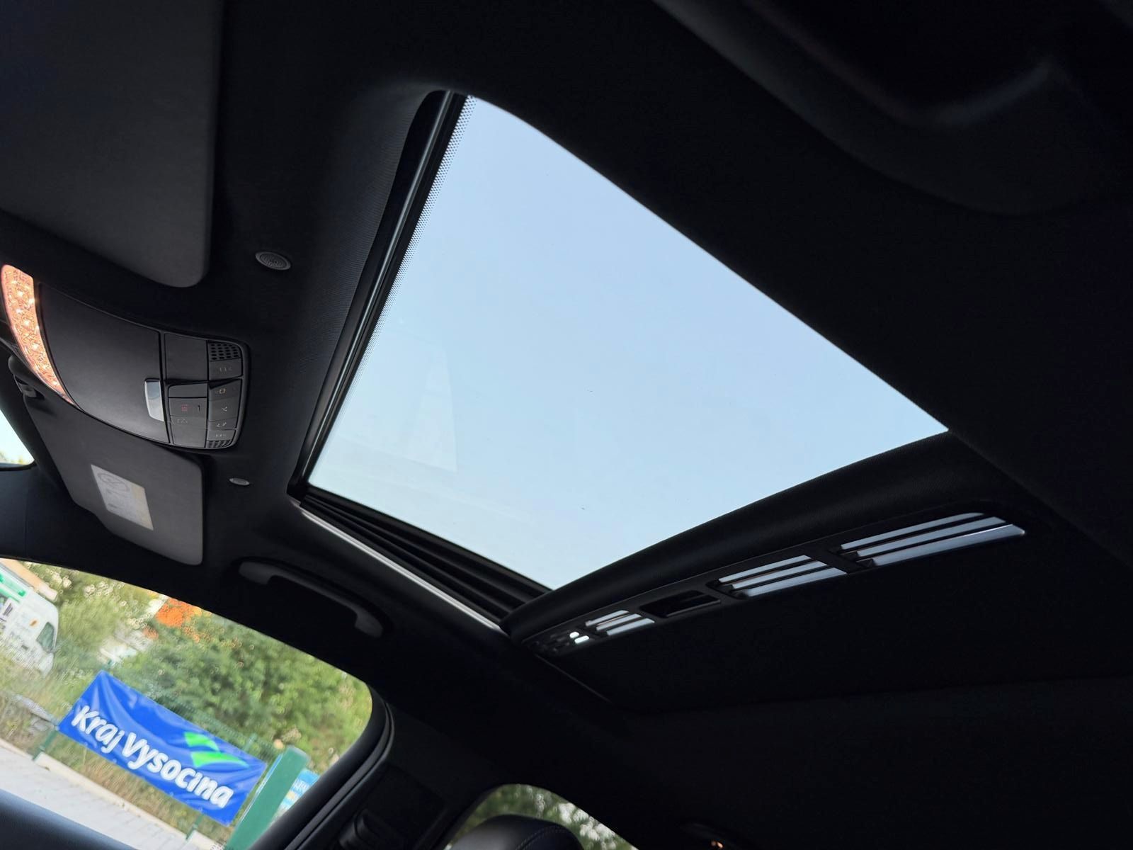 Mercedes-Benz GLC, 300d - fotka 6