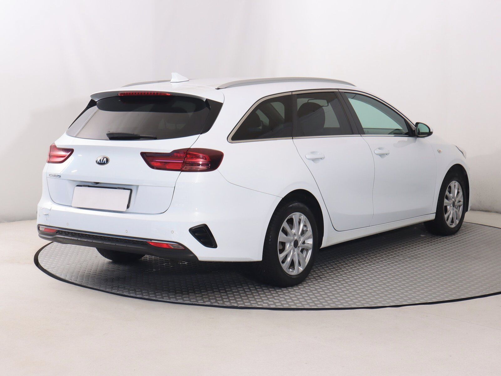 Kia Cee´d, 1.6 CRDi, Automat, Navi - fotka 5