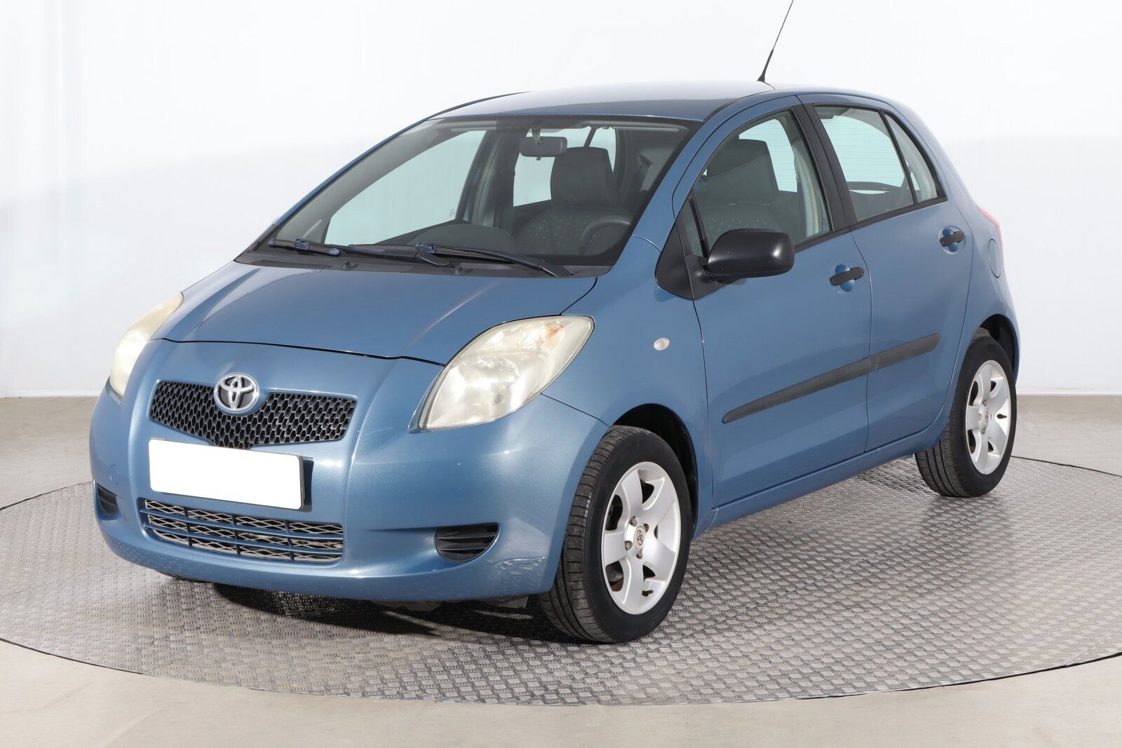 Toyota Yaris, 1.3, Serv.kniha, po STK - fotka 2