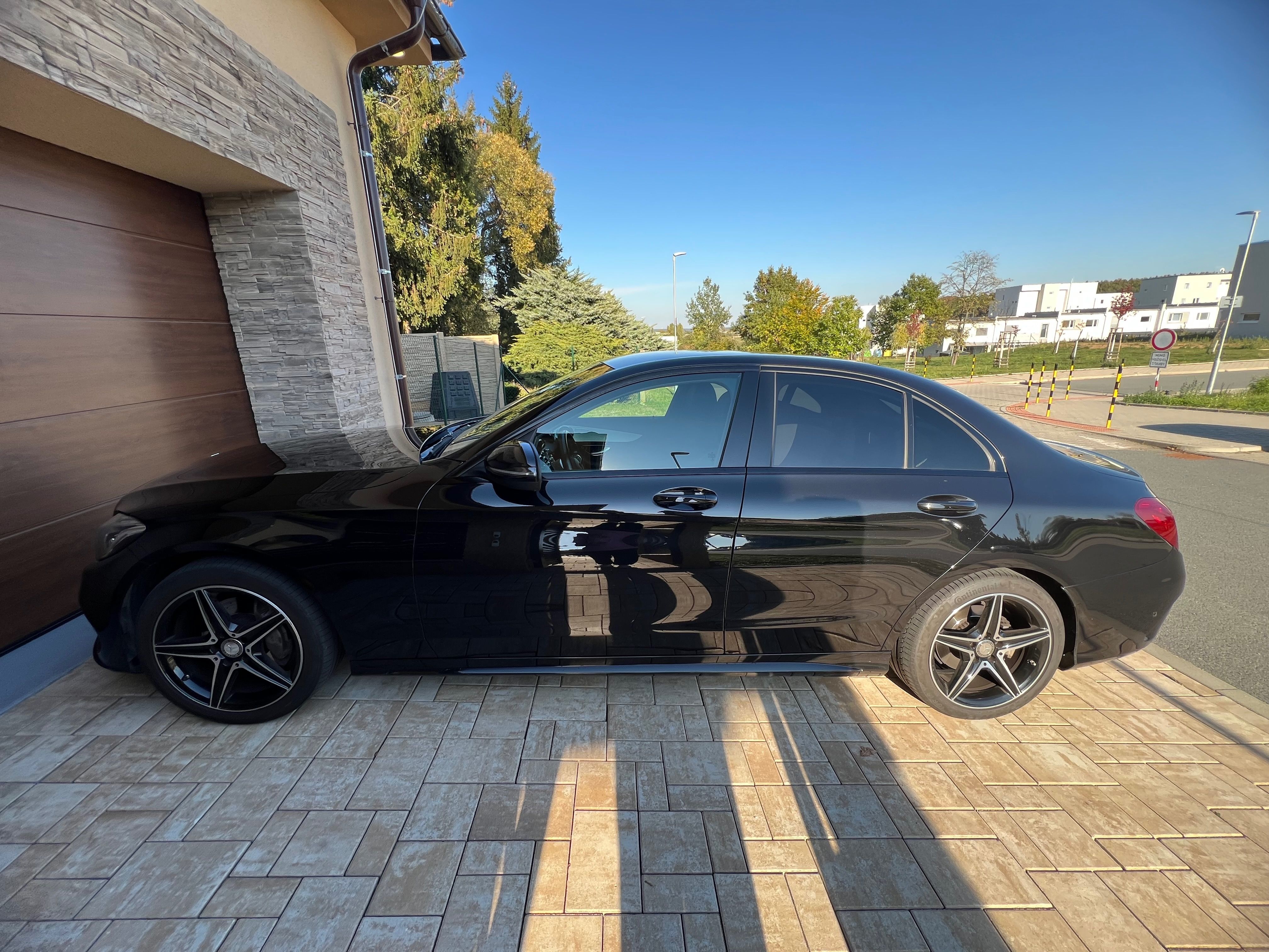 Mercedes-Benz Třídy C, 2.0 AMG Line, 135 kW - fotka 6